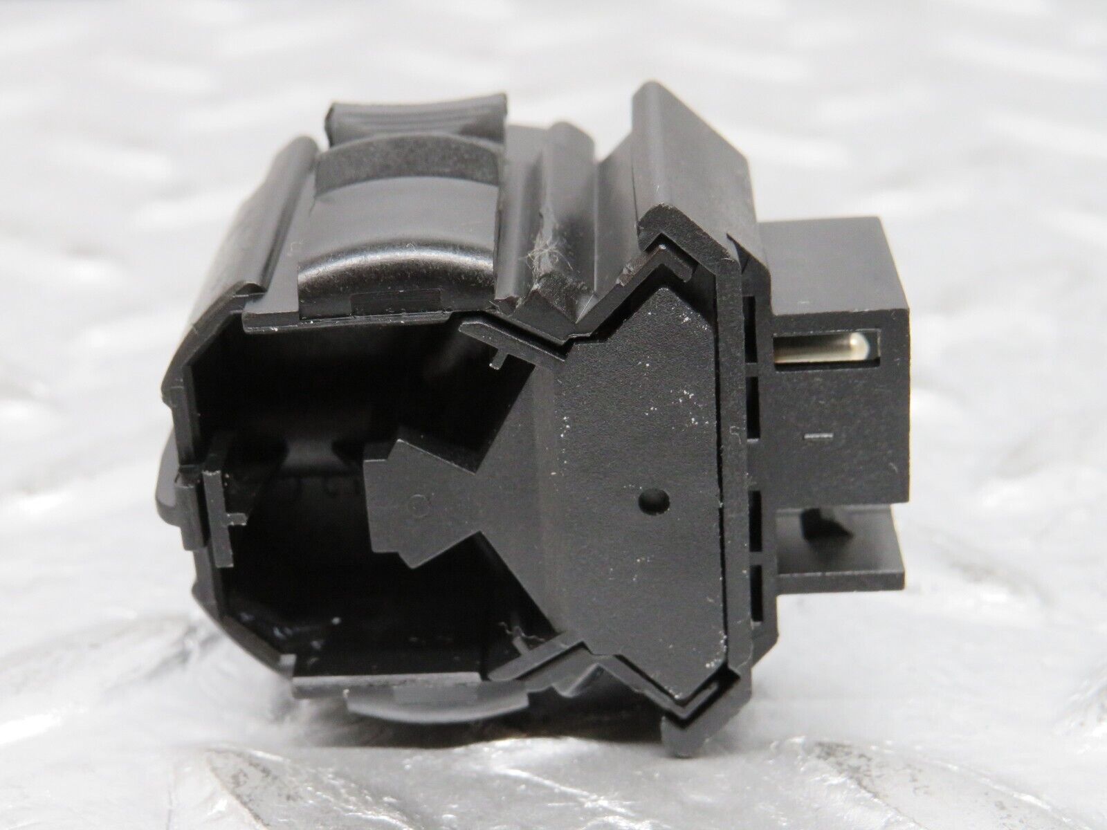 32609 Mercedes-Benz S124 300TE Wagon Kick Down Switch 0025452214