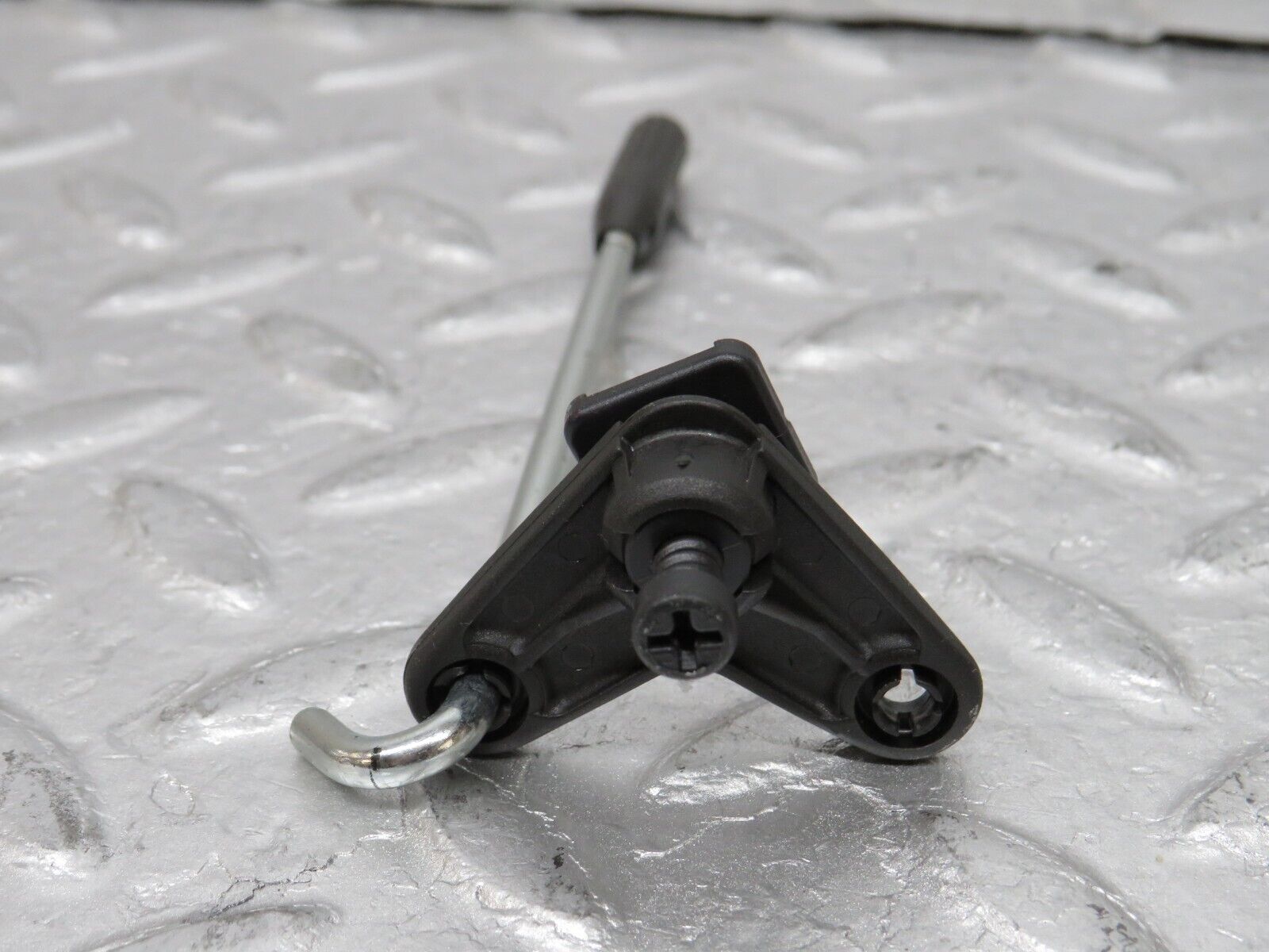 34749 Mercedes-Benz W210 320E Rear Door Lock Knob Pair 2107300221