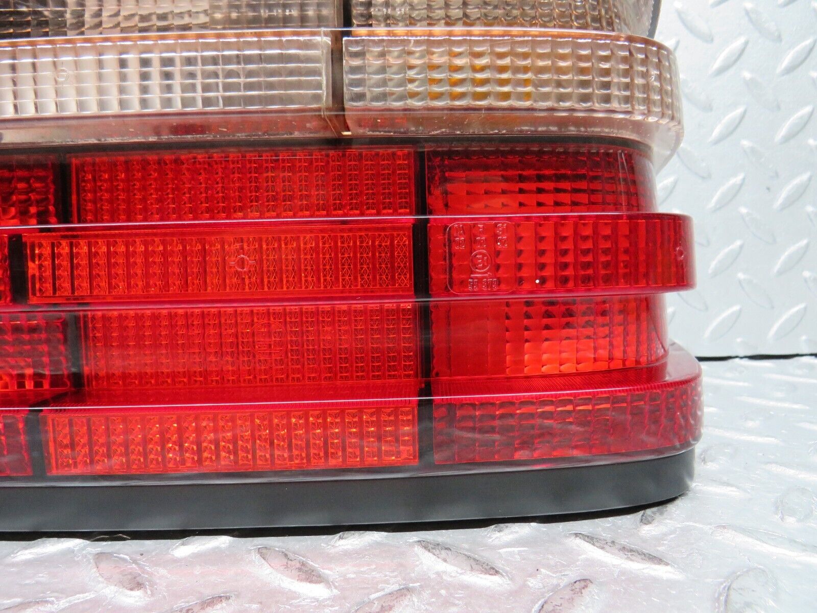37846 Mercedes-Benz A124 320E Cabriolet Tail Light Right Side 0053373R38