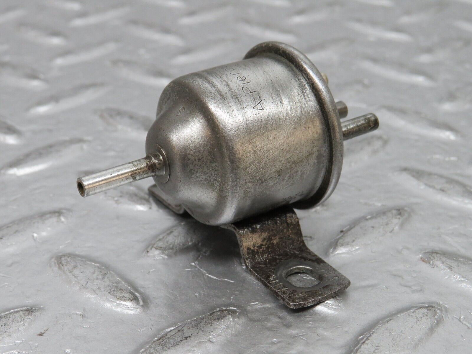 0781 Mercedes-Benz C107 350SLC Coupe Vacuum Check Valve