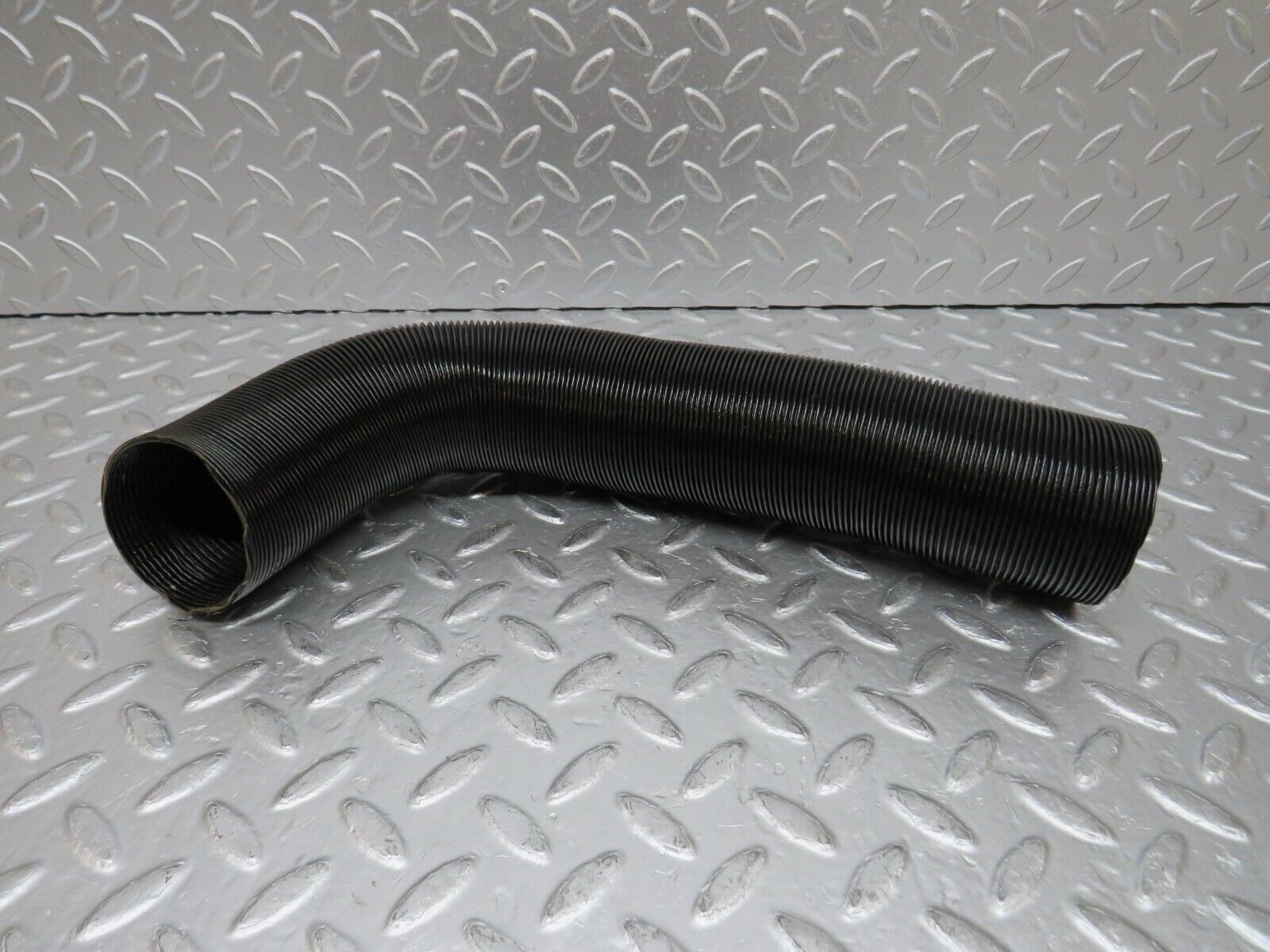 0866 Mercedes-Benz C107 350SLC Coupe Dash Air Vent Pipe Right Side