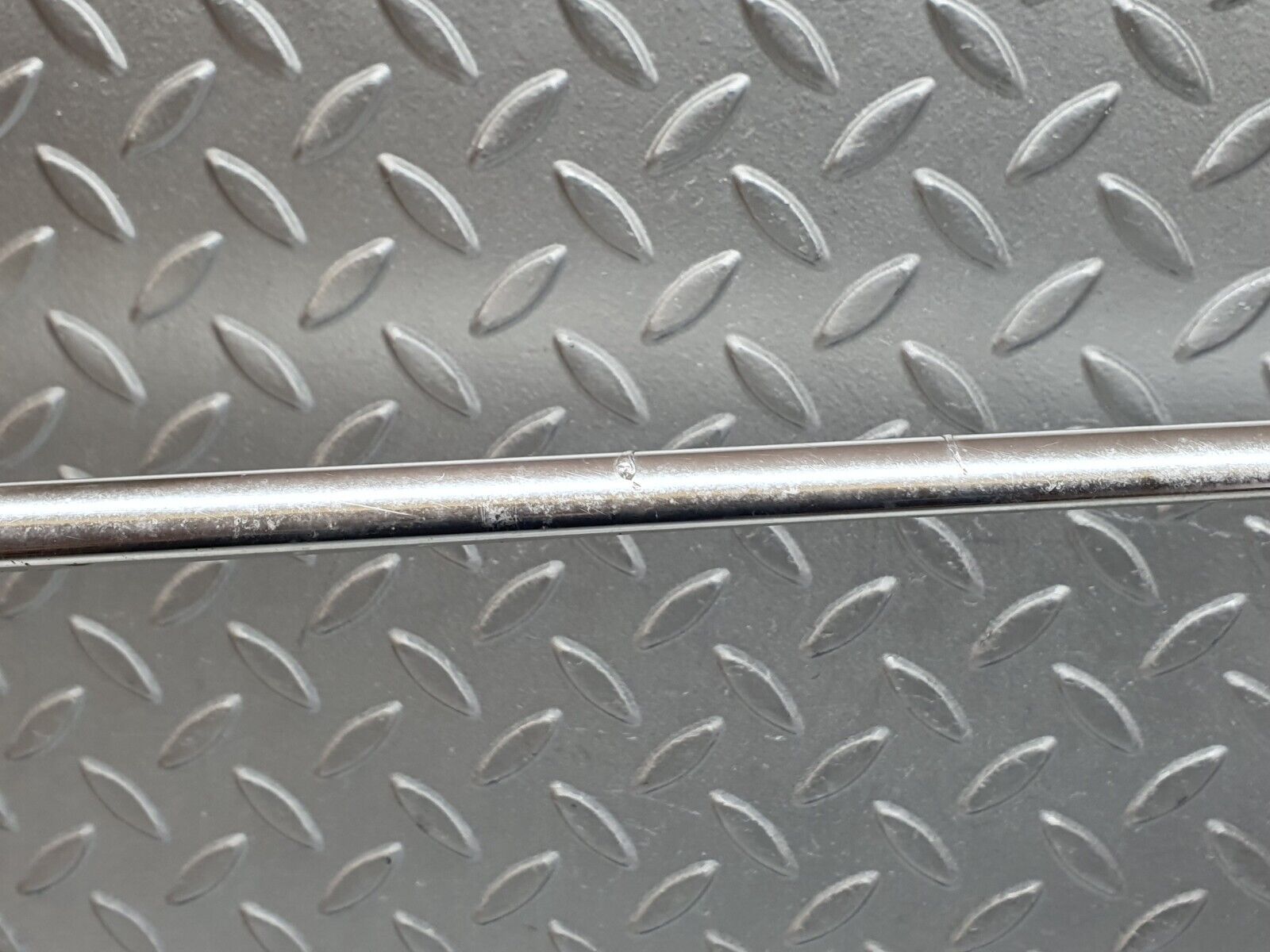 41262 Mercedes-Benz W126 300SE Roof Chrome Trim Left Side