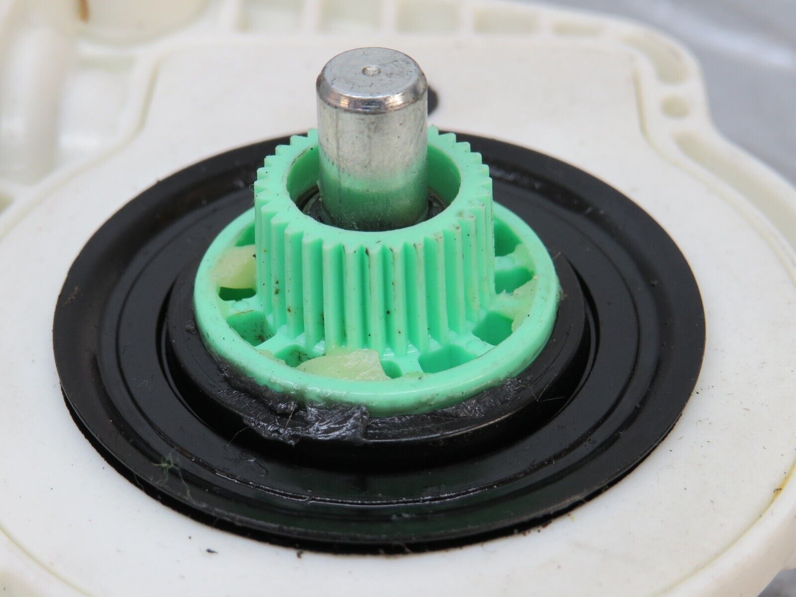 35173 Mercedes-Benz W221 Front Left Window Regulator Motor 2218202742