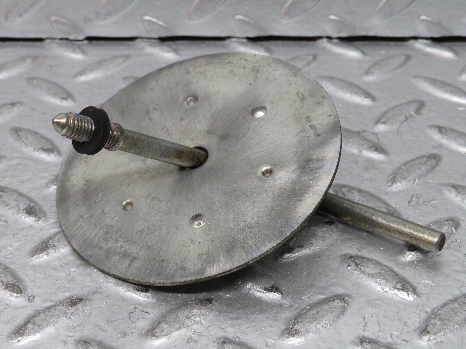 27615 Mercedes-Benz S124 300TE Wagon Spare Wheel Holder