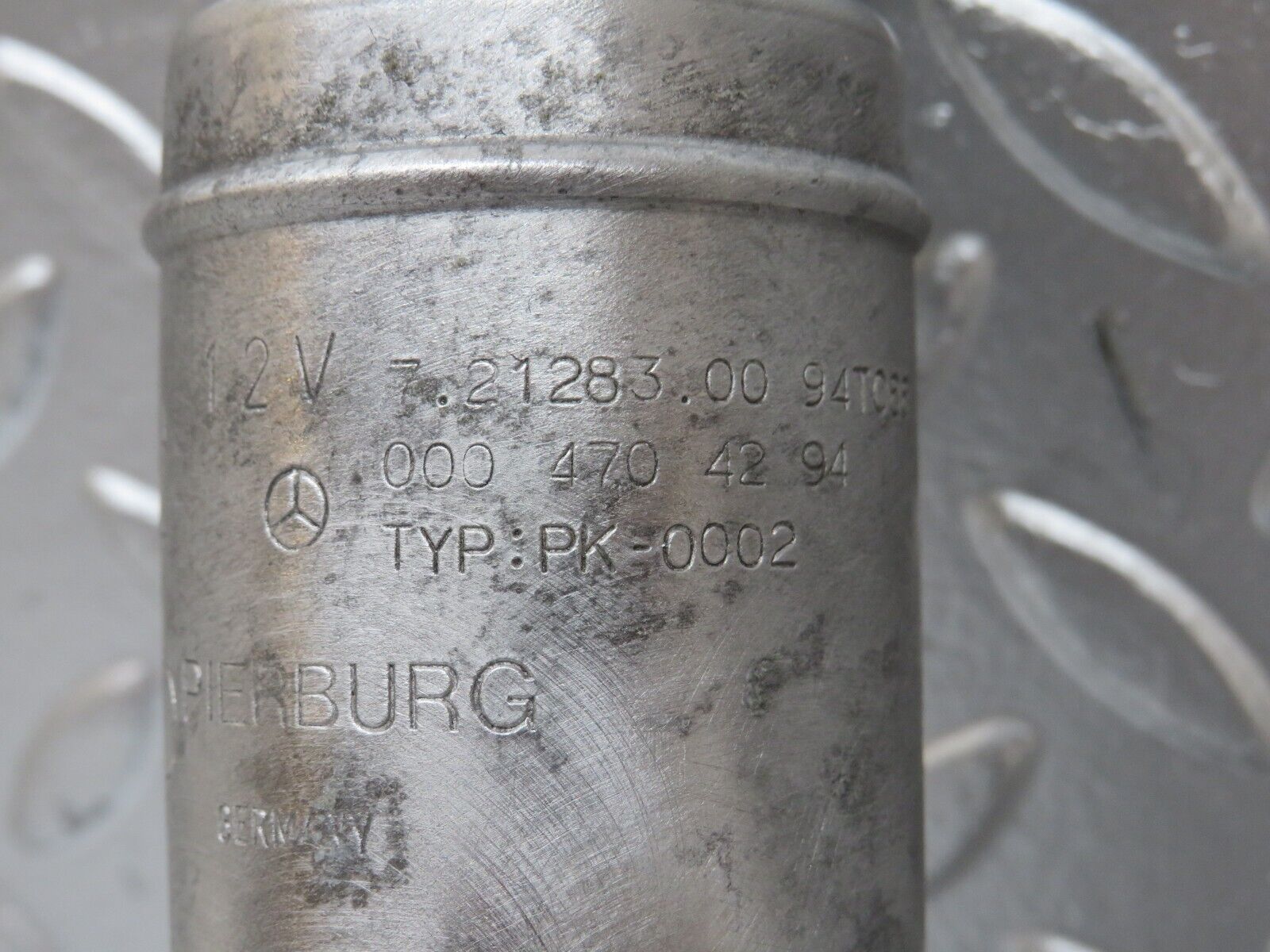 25669 Mercedes-Benz W124 280E Fuel Pump Pierburg 0004704294