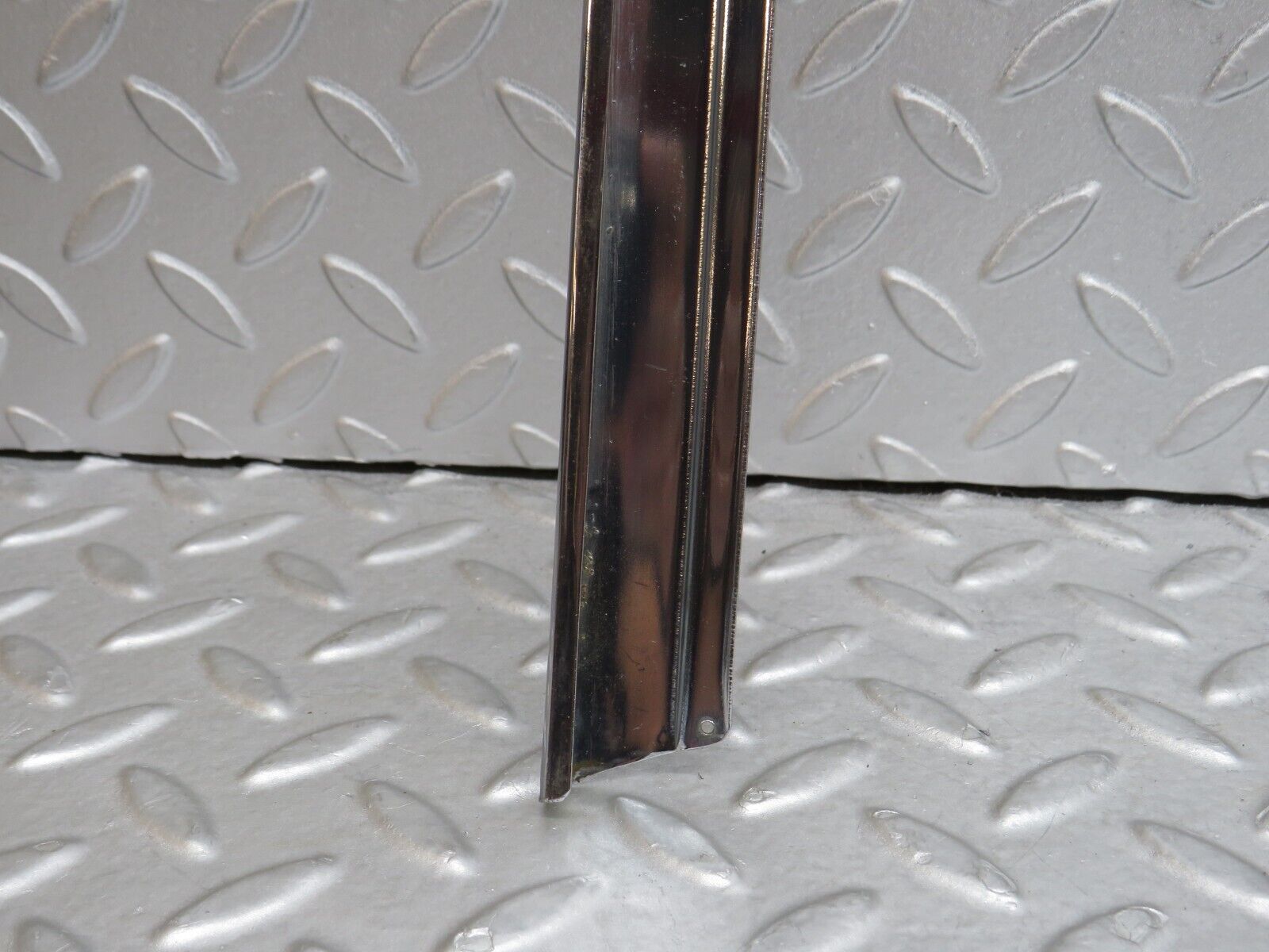 37318 Mercedes-Benz W109 300SEL Rear Right Door Chrome Window Frame