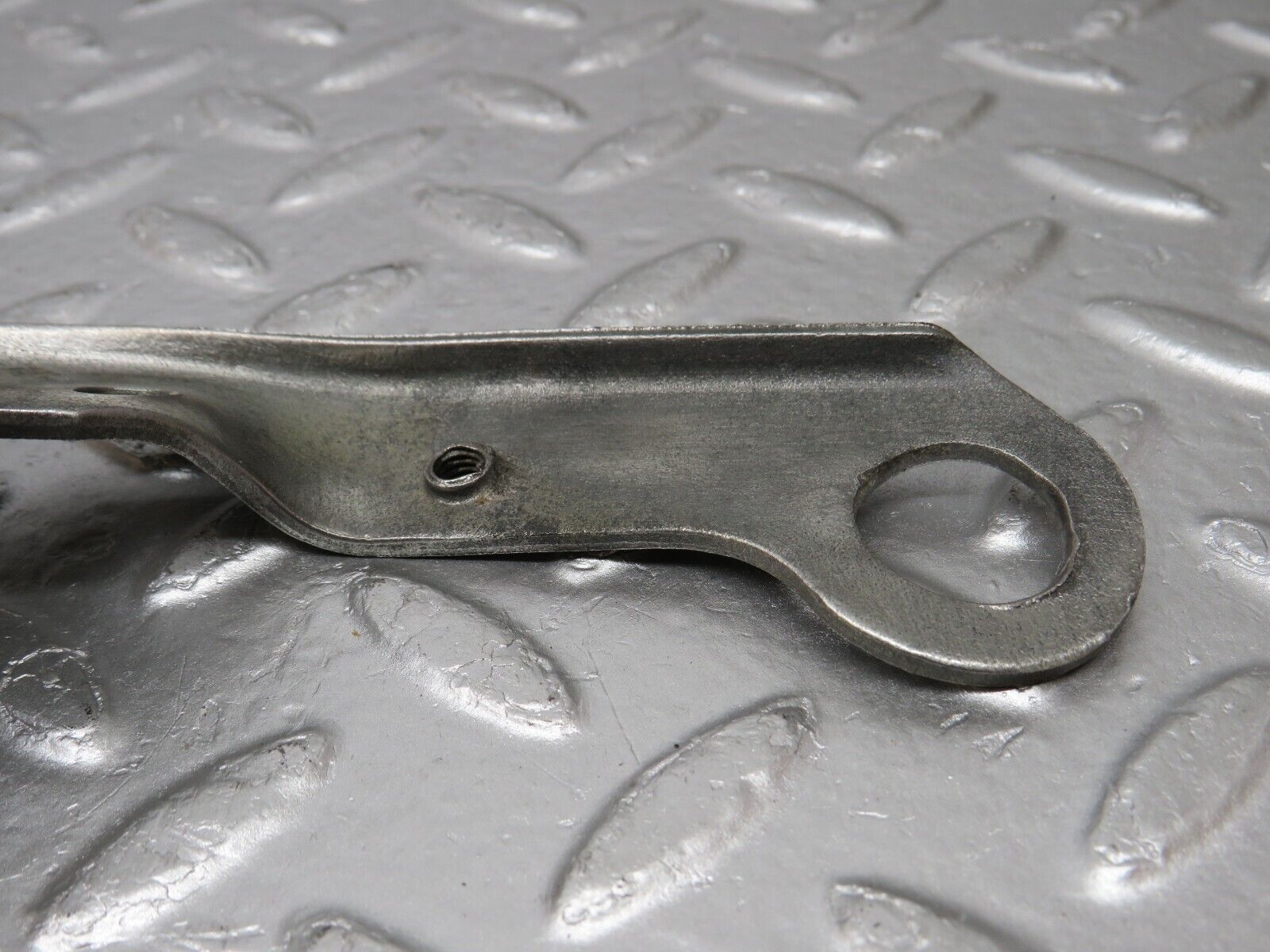 34188 Mercedes-Benz W124 260E Engine Lifting Eyes Hooks