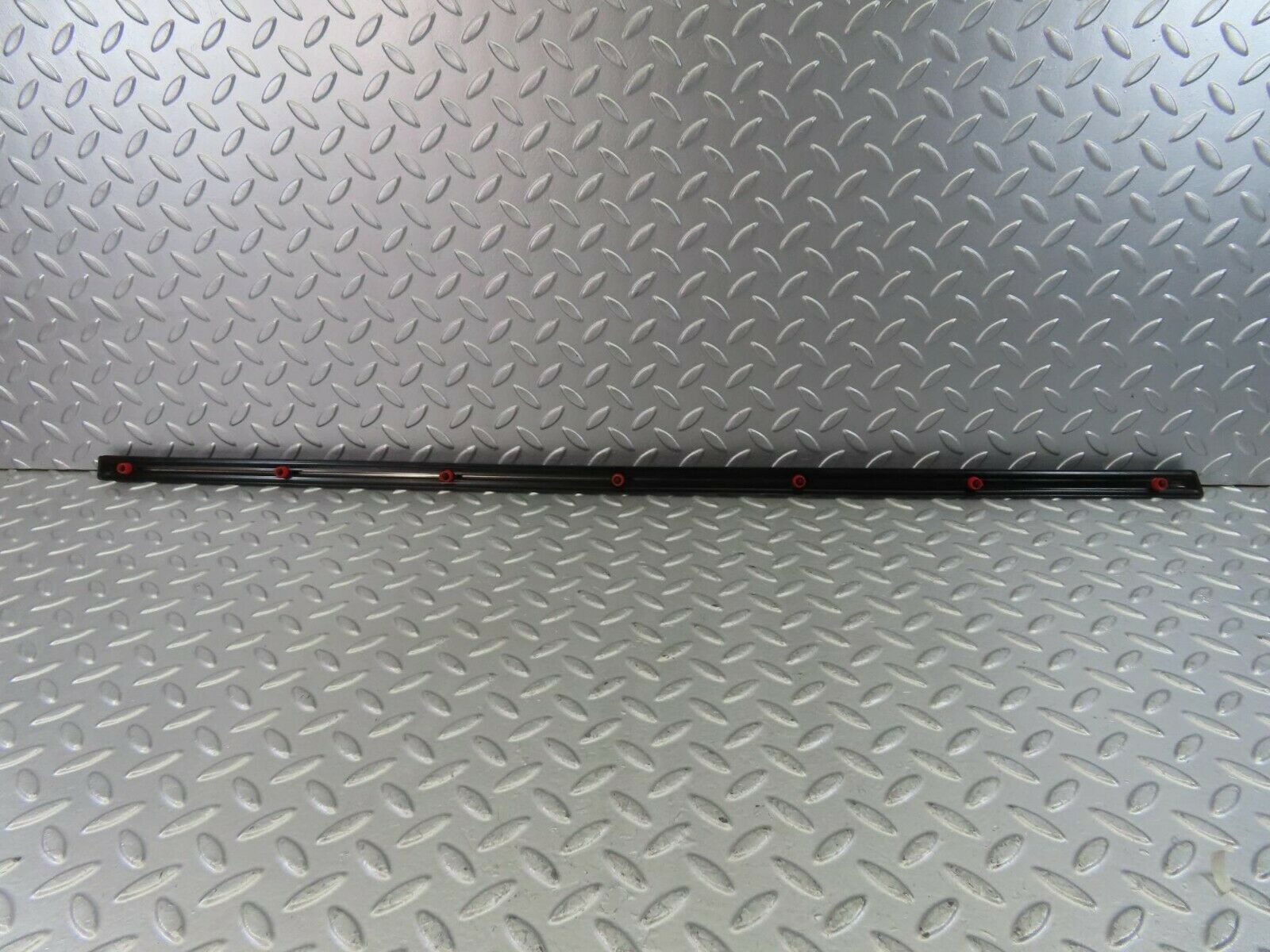 10278 Mercedes-Benz W123 Rear Left Door Centre Moulding Trim