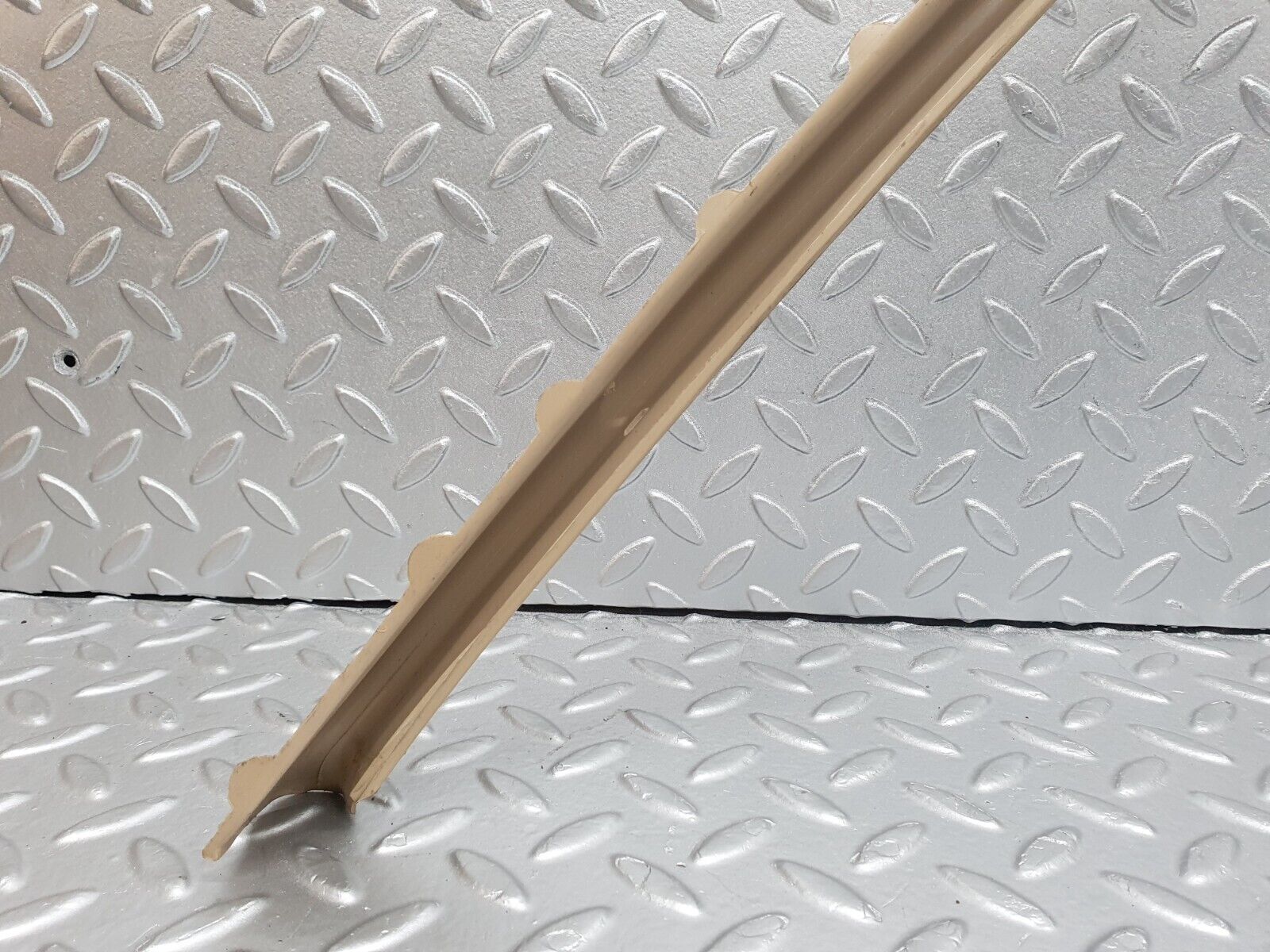 40977 Mercedes-Benz W126 300SE Rear Right Door Window Frame Cover 1267350671