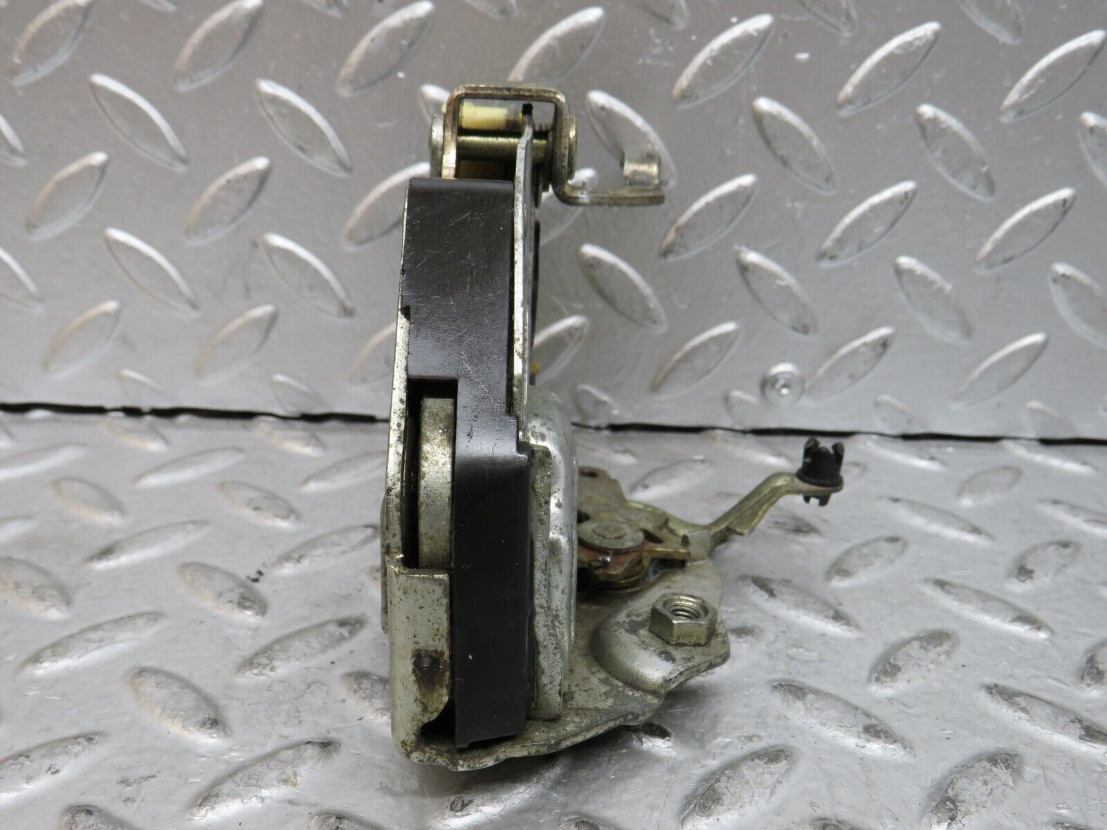29050 Mercedes-Benz C124 320CE Coupe Right Door Lock Mechanism
