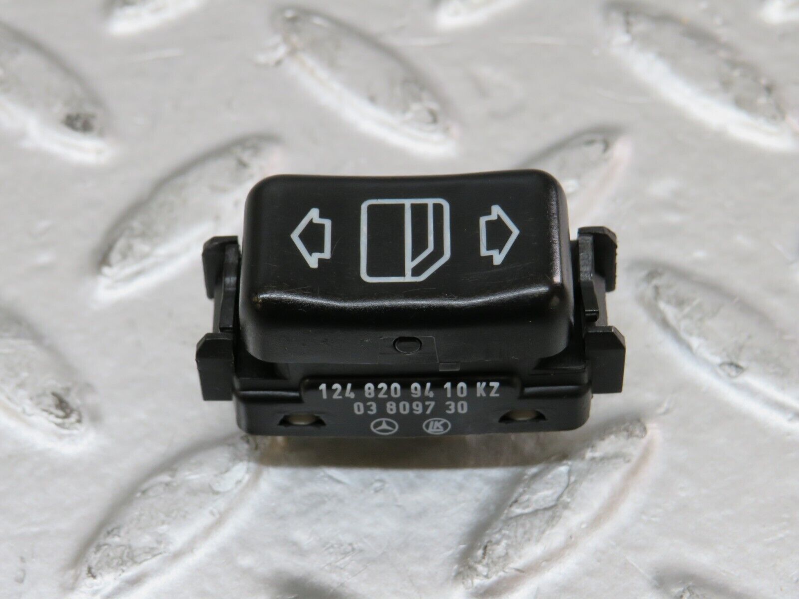 26563 Mercedes-Benz C124 220CE Coupe Right Electric Window Switch 1248209410