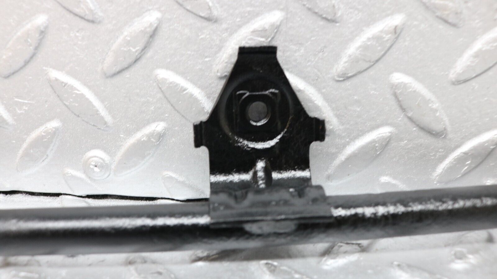 37231 Mercedes-Benz C126 420SEC Coupe Front Lock Carrier Panel Reinforcement