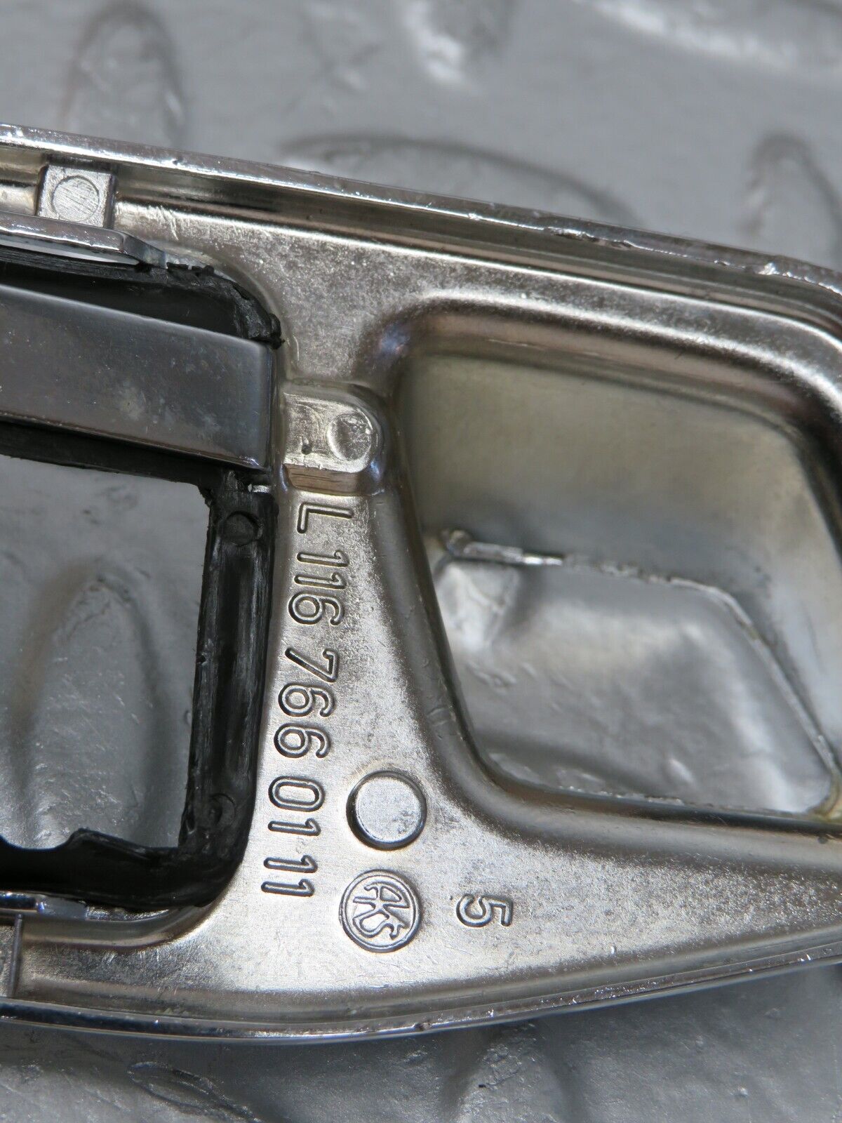 25572 Mercedes-Benz W123 200 Door Handle Surround Left 1167660111