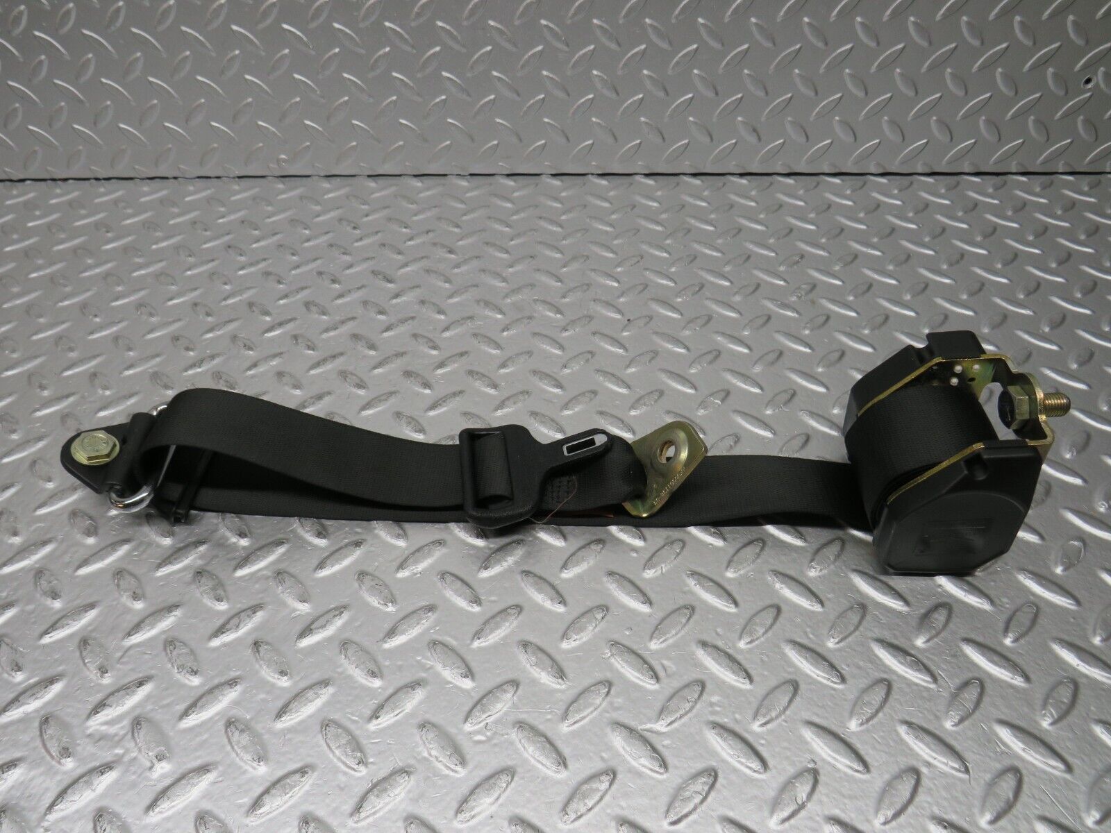 31585 Mercedes-Benz W201 190LE 1.8L Rear Seat Belt Set With Buckles 2018604285