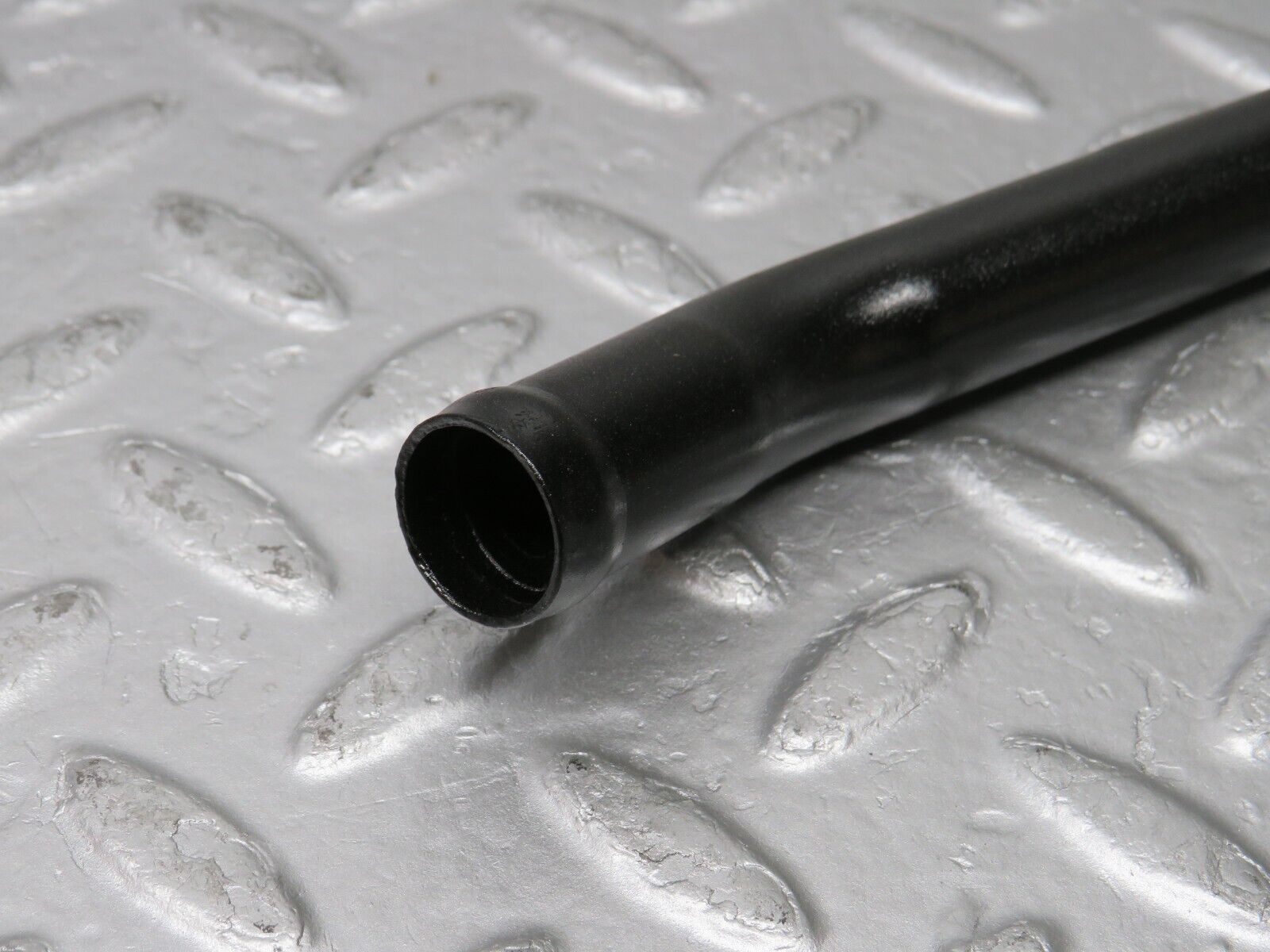 38153 Mercedes-Benz A124 320E Cabriolet Coolant Pipe