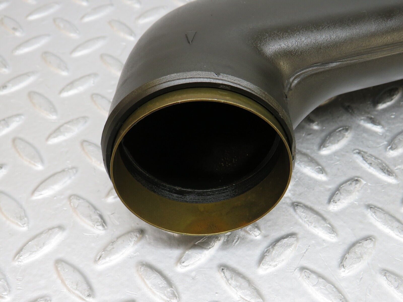 37819 Mercedes-Benz A124 320E Cabriolet Air Intake Pipe 1041412204