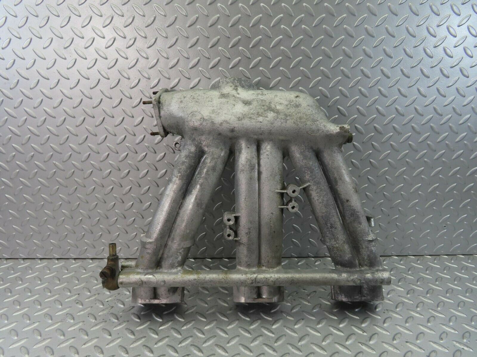 8675 Mercedes-Benz W108 Intake Manifold 1291410001