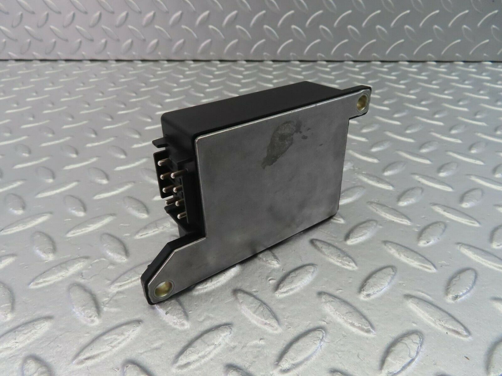 10457 Mercedes-Benz W201 190E Crash Sensor 0048202410