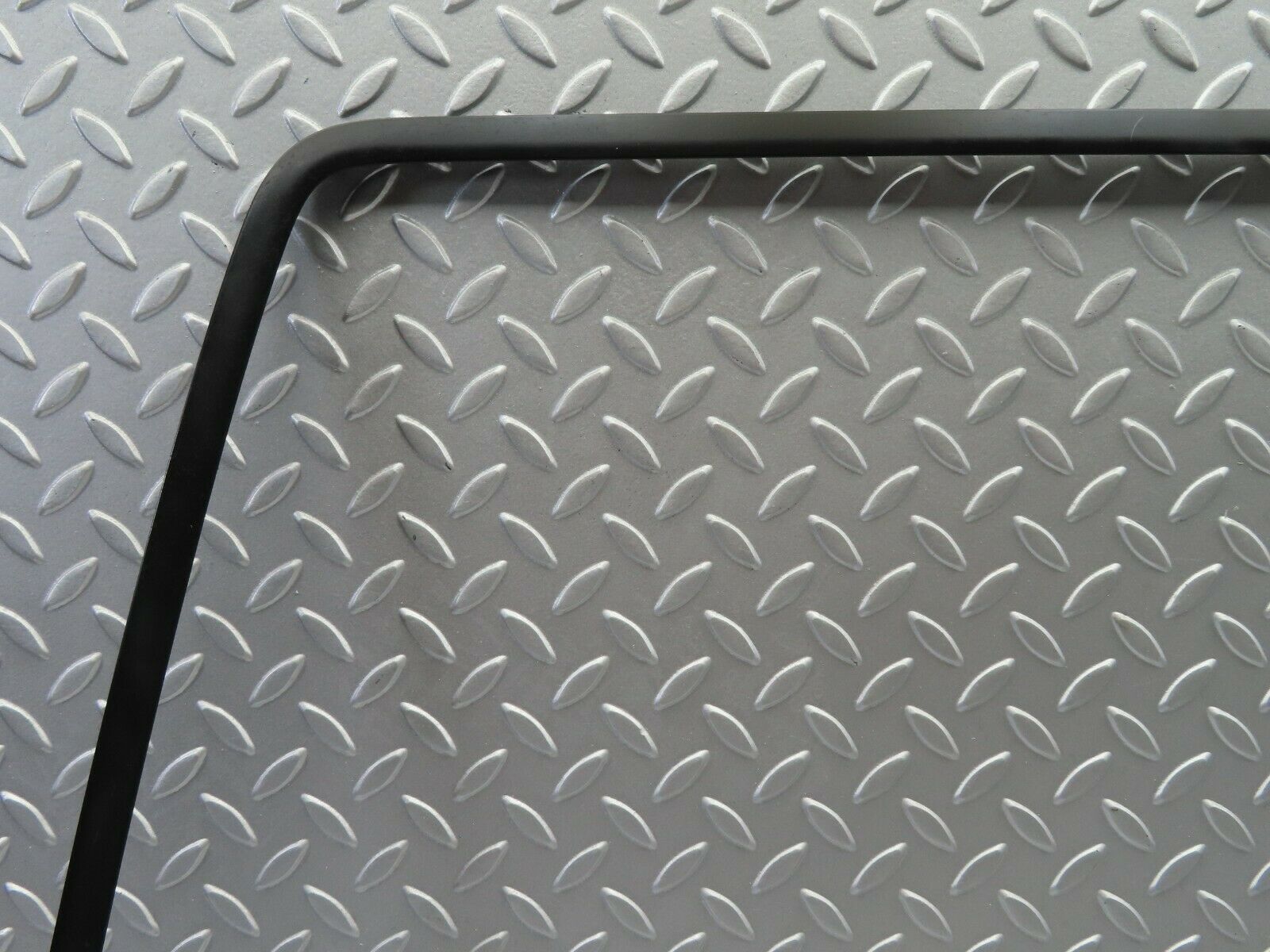 6713 Mercedes-Benz S124 E220 Wagon Rear Windscreen Surround