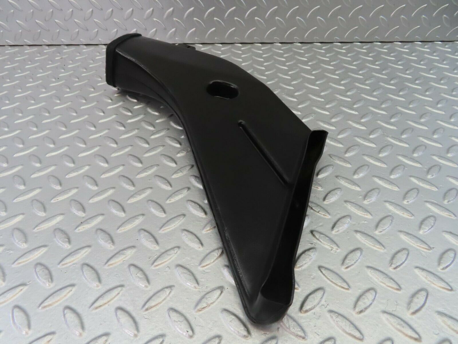 10448 Mercedes-Benz W201 190E Air Duct Heater Ventilation Right 2018310246