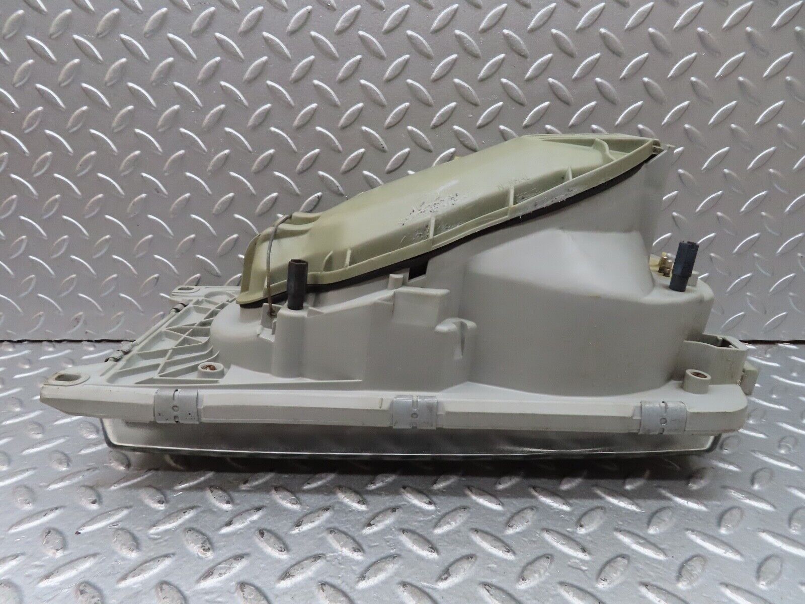 19097 Mercedes-Benz W123 300D Headlight Right Side Hella LHD