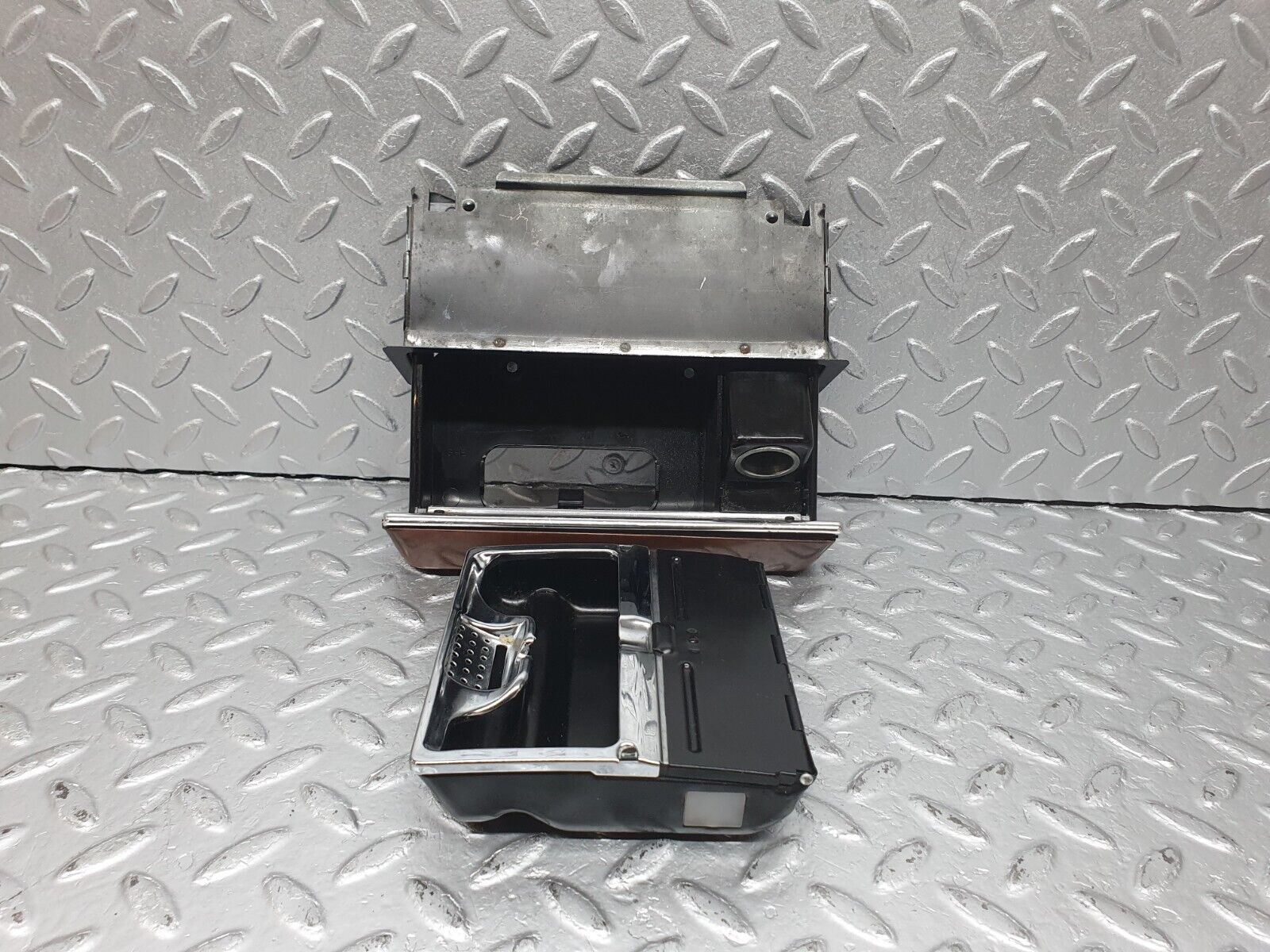 40975 Mercedes-Benz W126 300SE Centre Console Ashtray Wood Finish