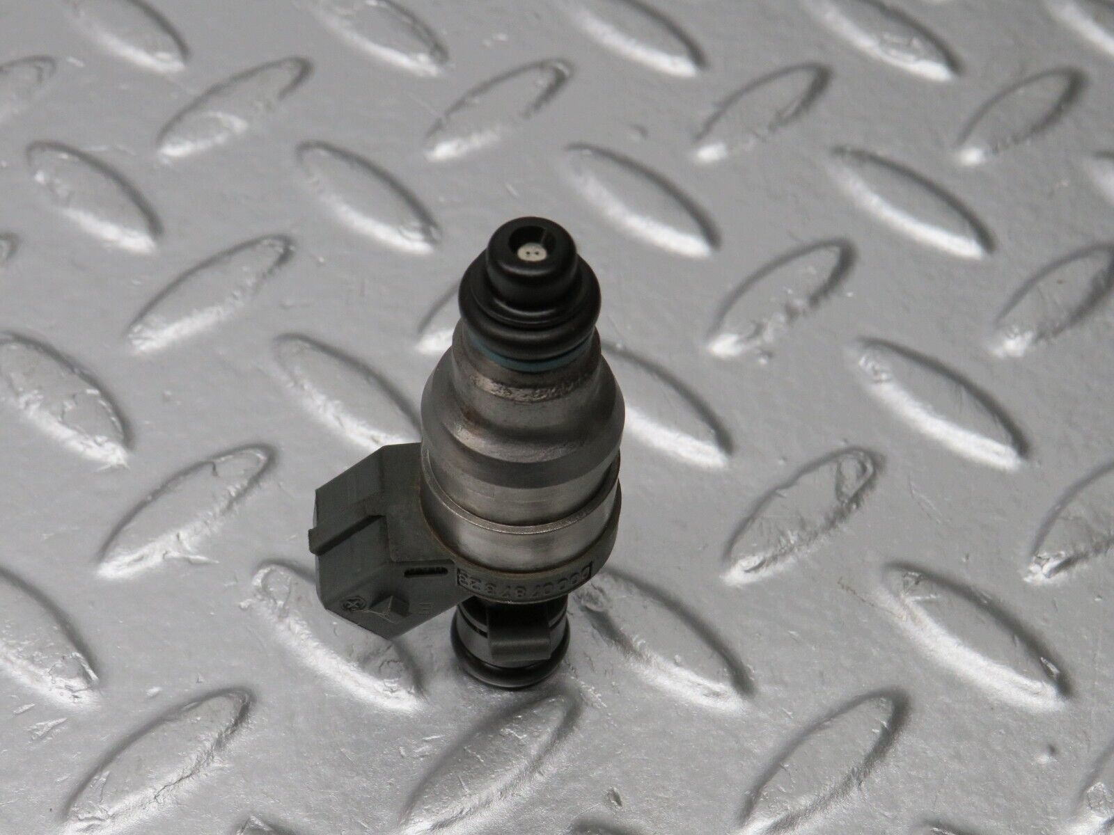 39421 Mercedes-Benz R129 320SL Coupe Fuel Injector Bosch 0000787323 0280155209