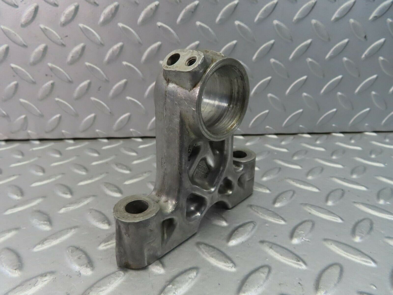 8948 Mercedes-Benz W108 Camshaft Tower Bearing 1800515110