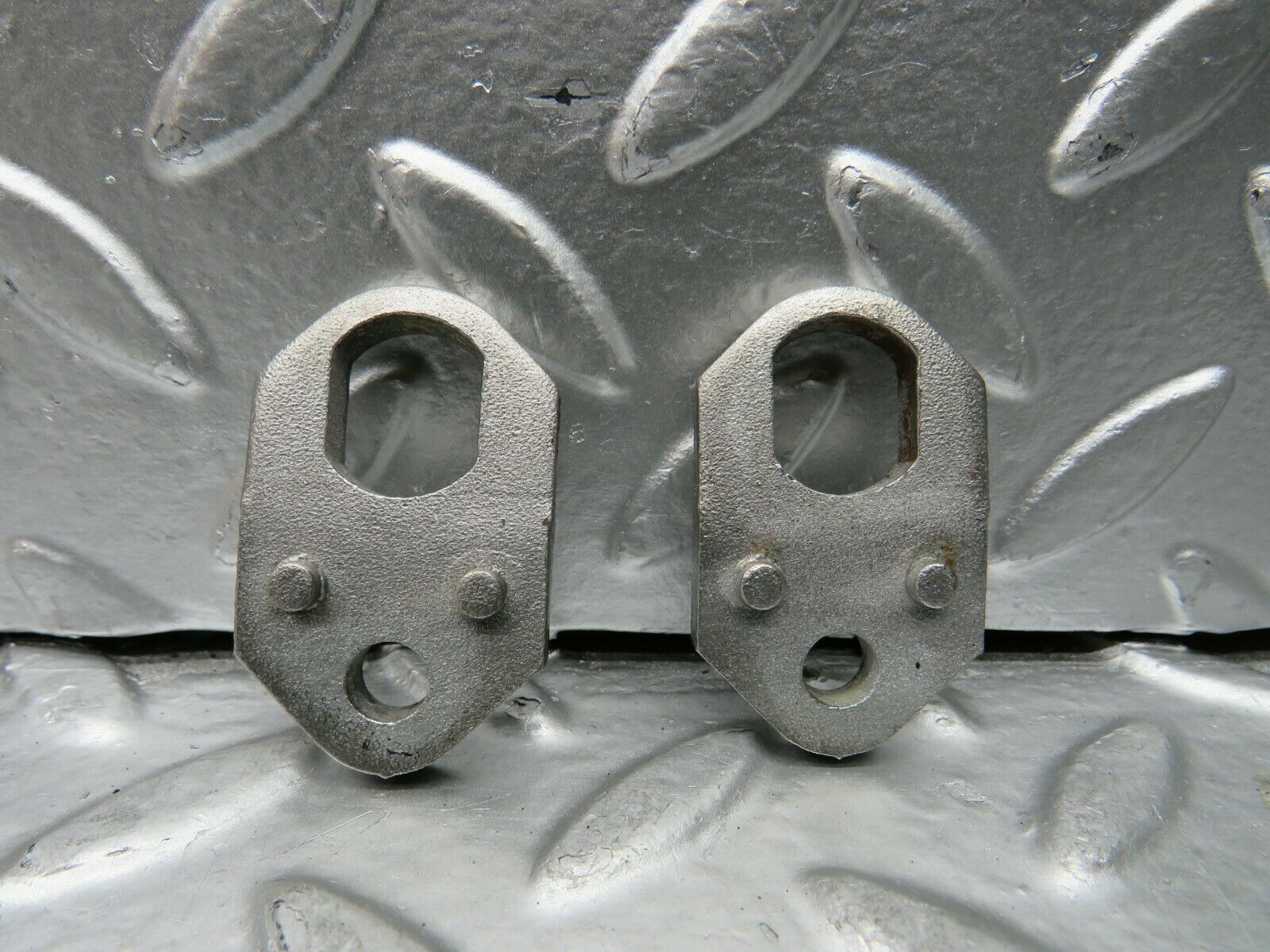 23170 Mercedes-Benz C107 450SLC Coupe Fuel Injector Bracket Pair