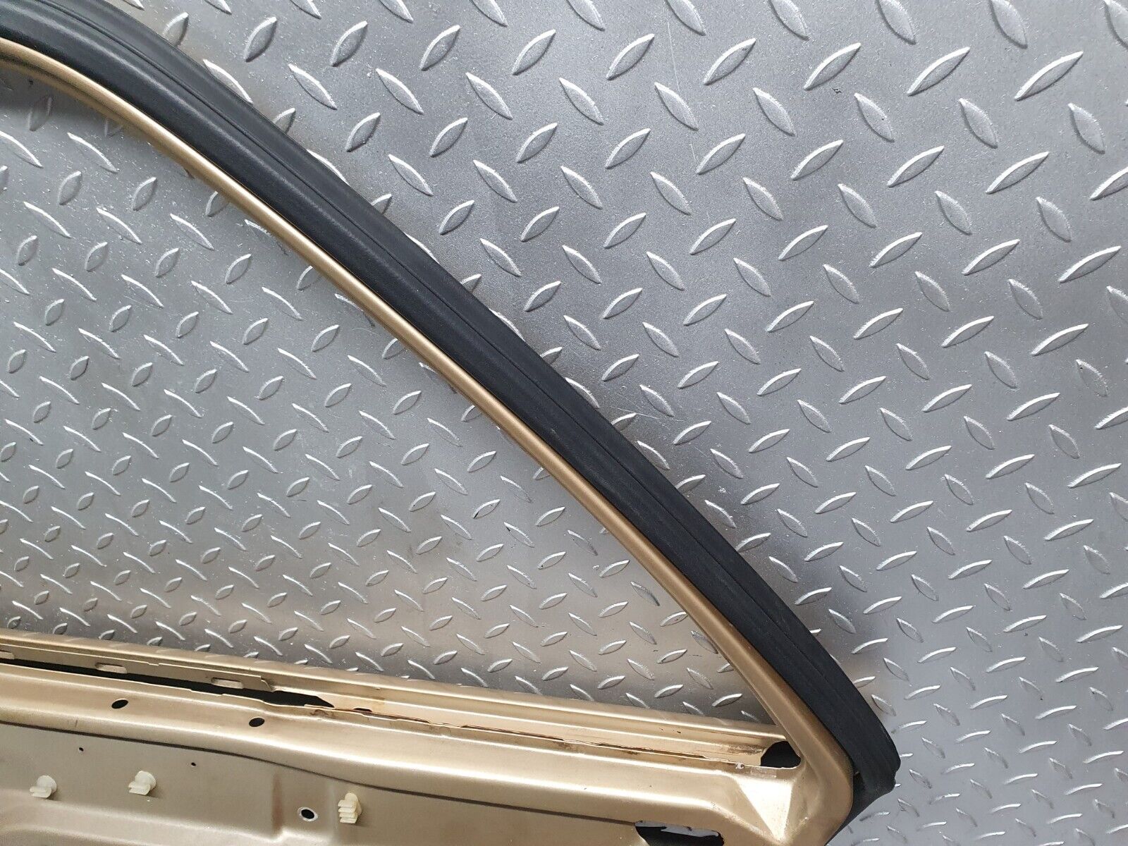 41369 Mercedes-Benz W124 200E Rear Right Door