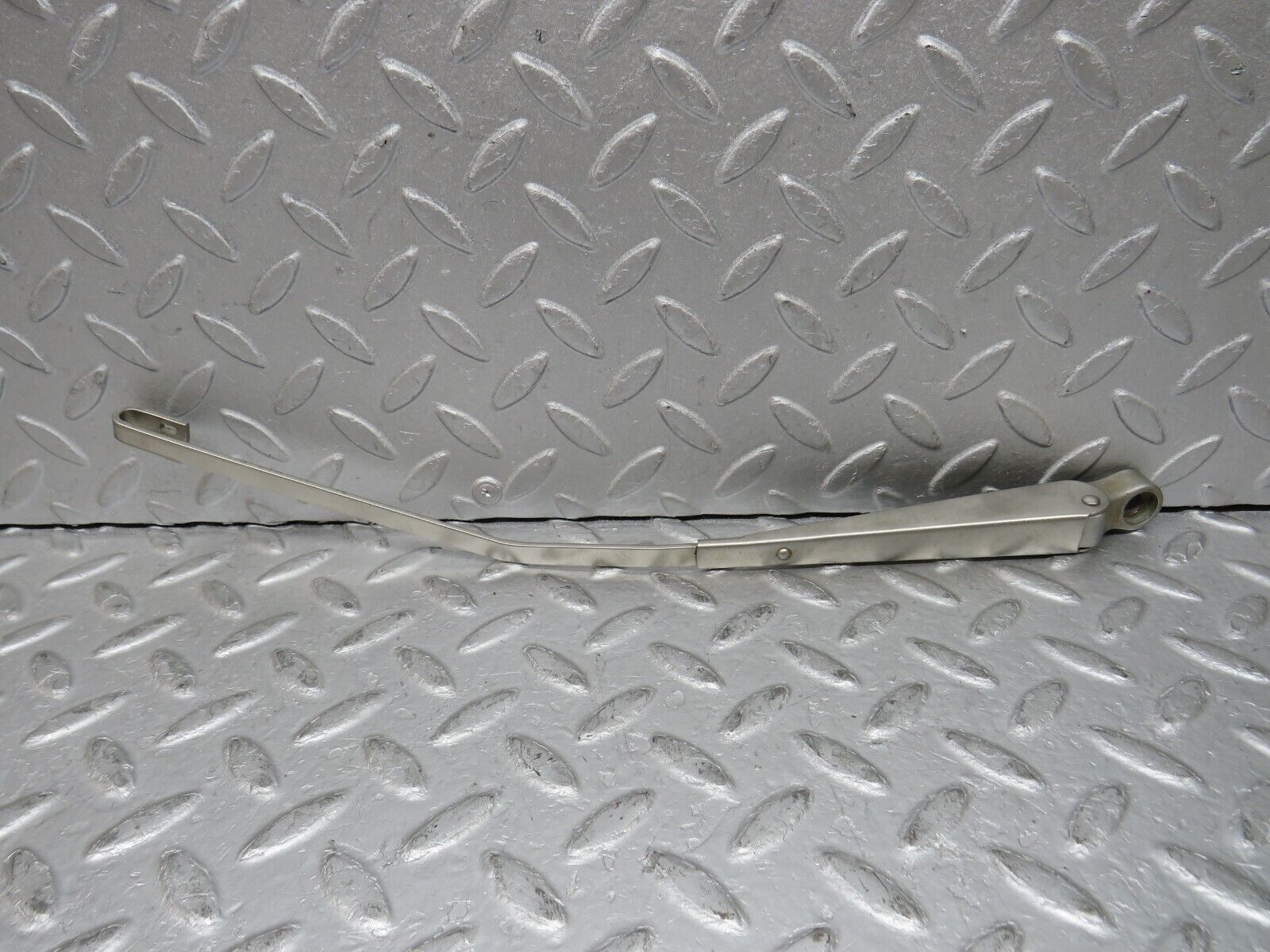 37327 Mercedes-Benz W109 300SEL Windscreen Wiper Arm Right Side