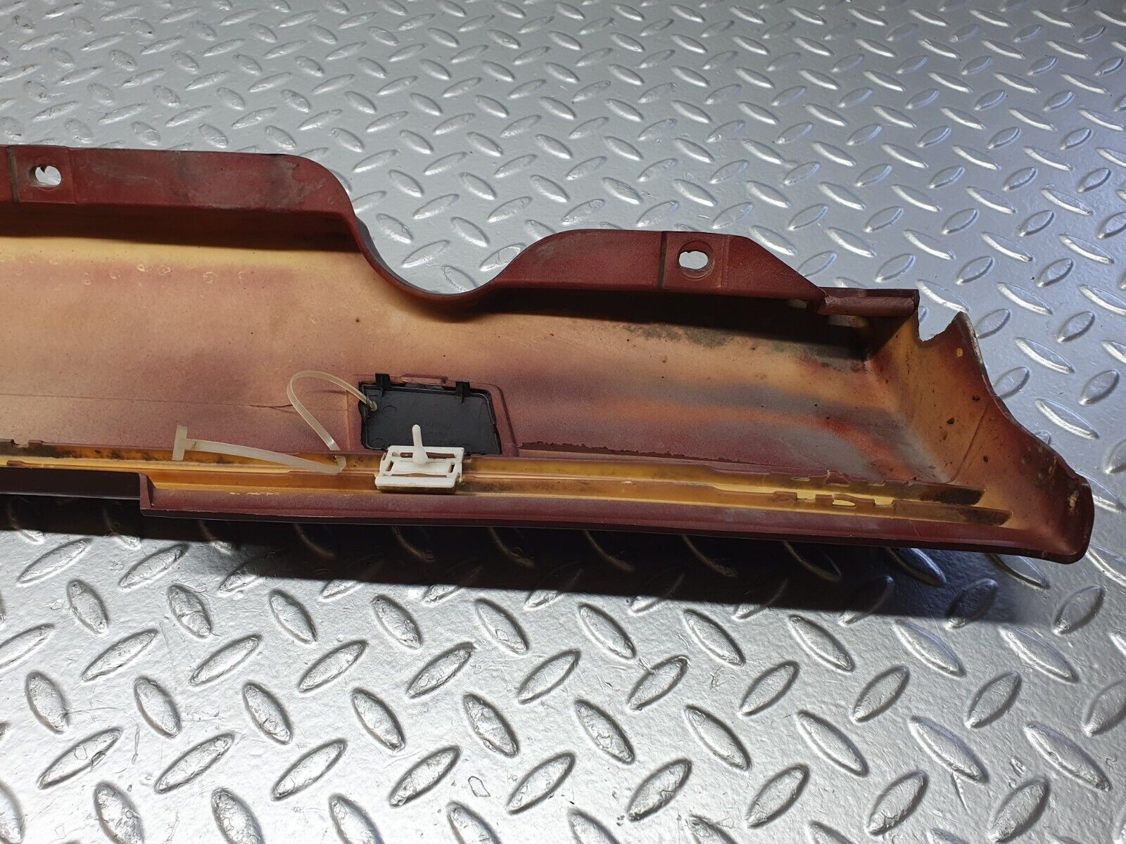 41226 Mercedes-Benz W126 300SE Side Skirt Right 1266905040 1266980230 1266980430