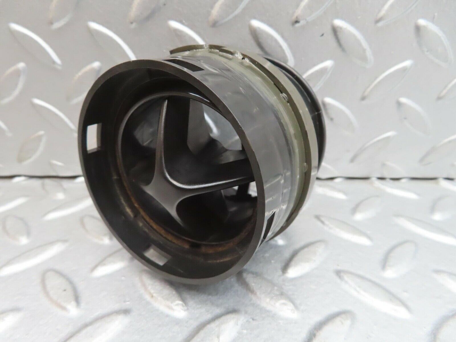 13814 Mercedes-Benz W123 200 Dashboard Air Vent 1238300054