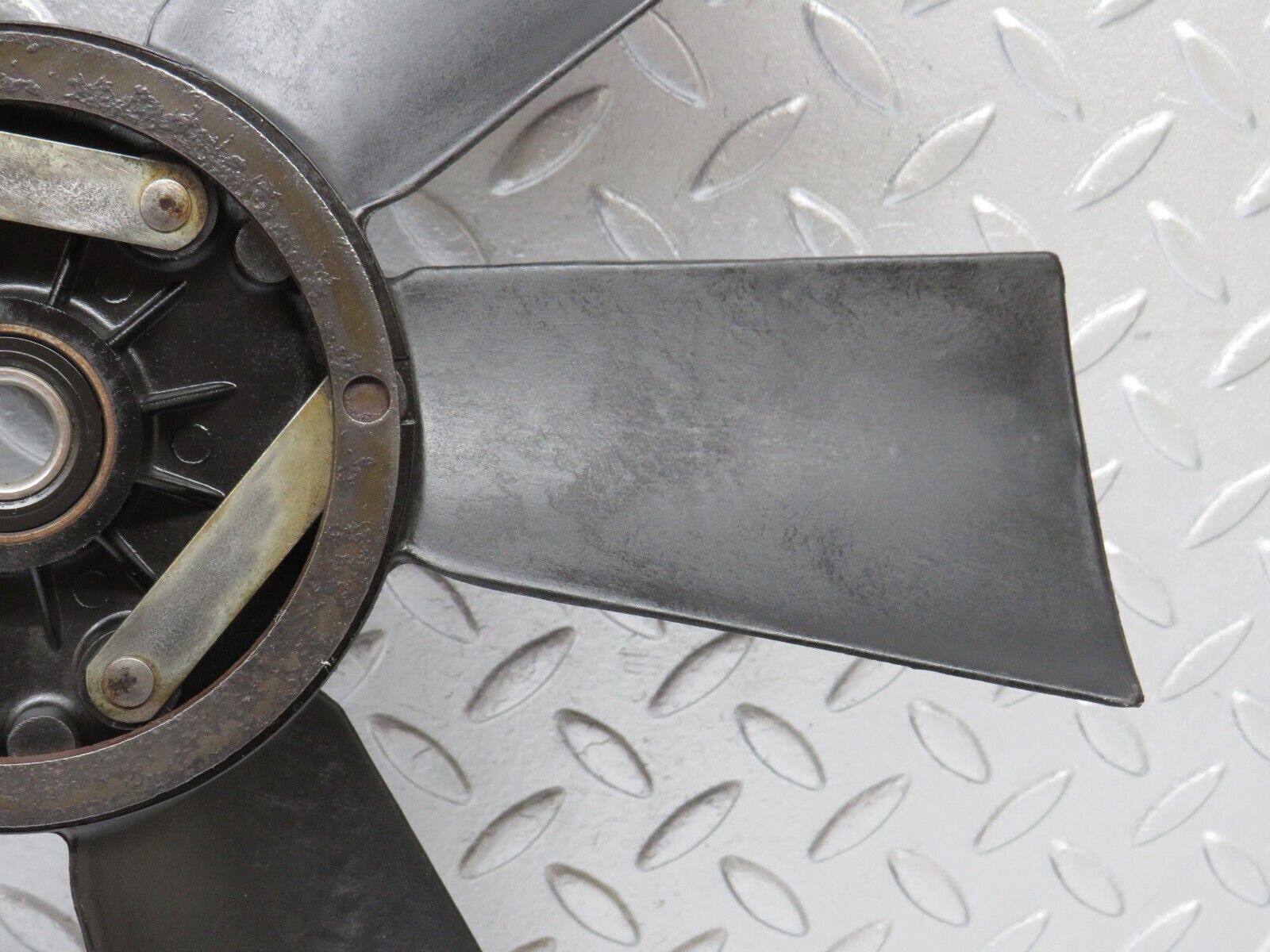 36651 Mercedes-Benz W201 190E 2.0L Engine Cooling Fan 1022050506