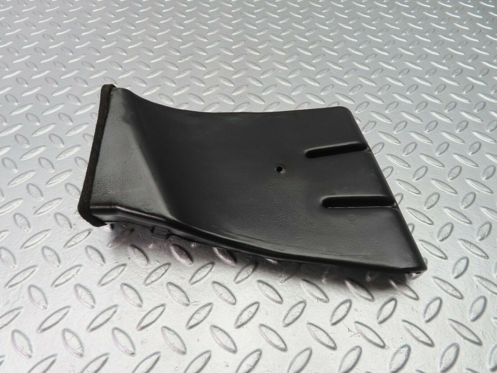 9904 Mercedes-Benz C123 230CE Coupe Air Duct Heater Ventilation Left