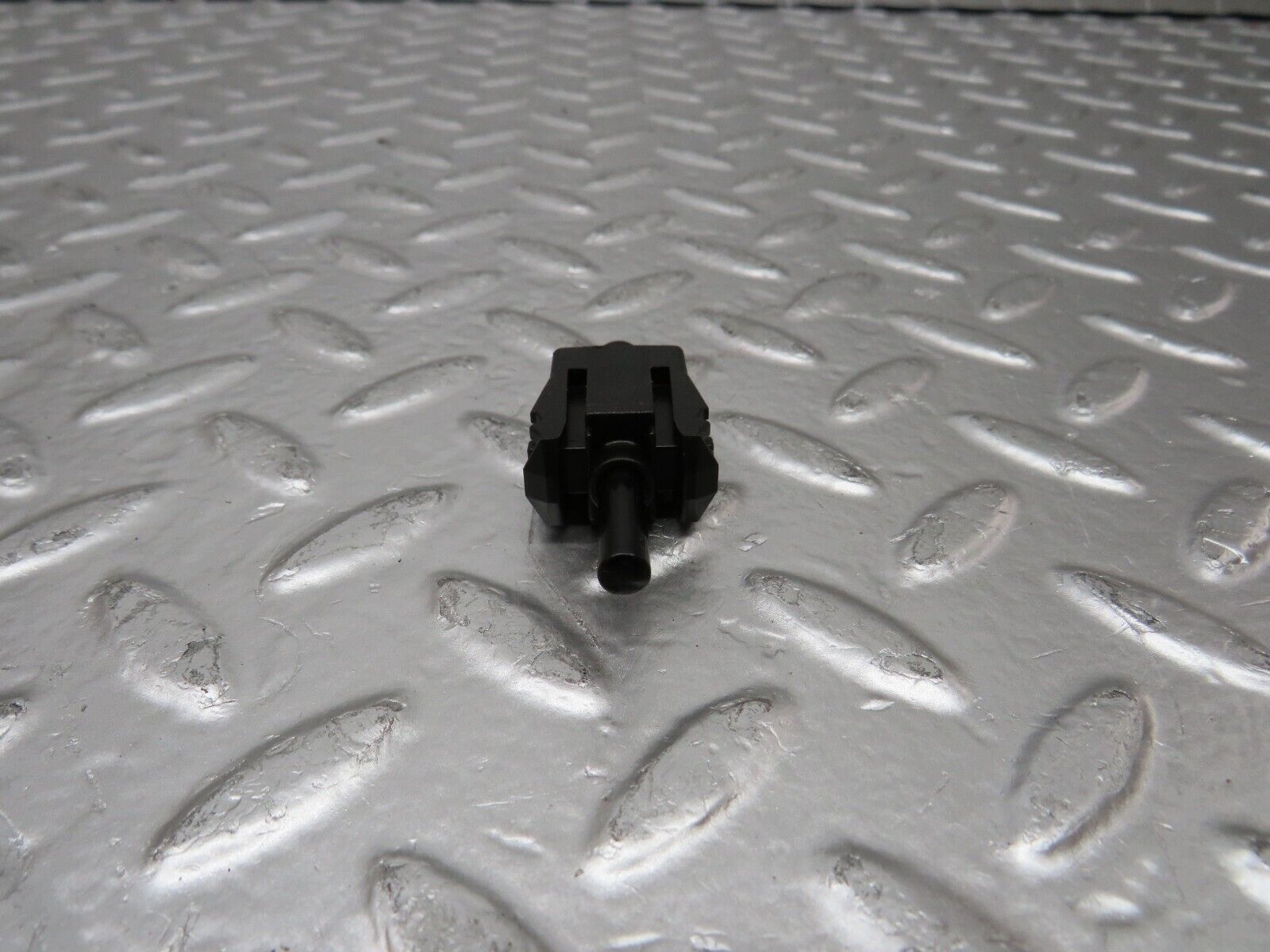 24993 Mercedes-Benz W140 S320 Door Contact Switch 0015458714