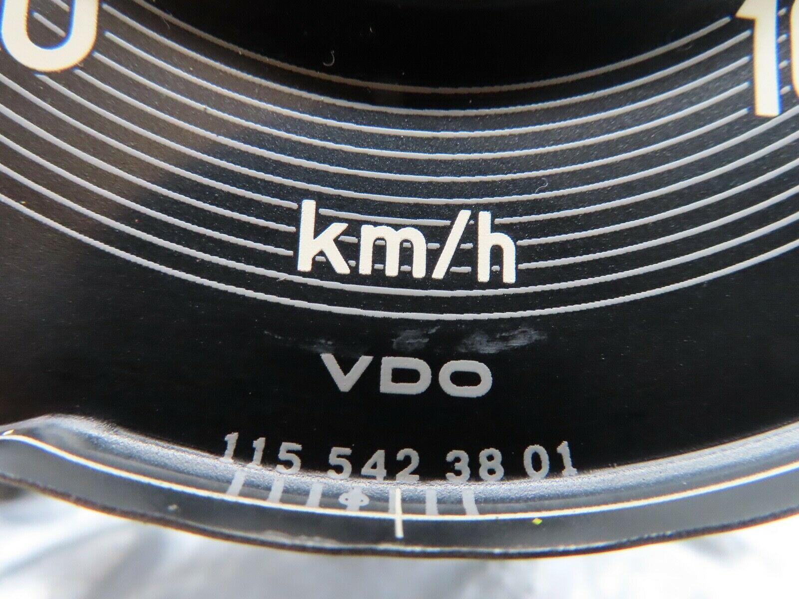 18336 Mercedes-Benz W115 Speedometer KM/H VDO W=0.92 1155423801