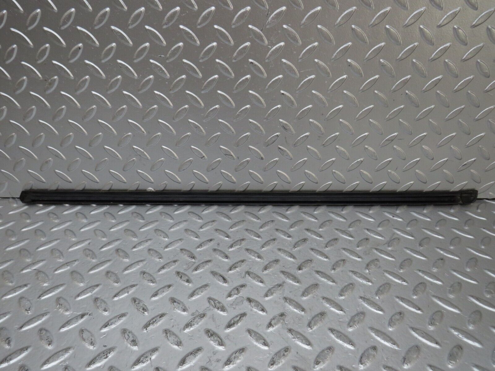 26461 Mercedes-Benz C124 220CE Coupe Rear Right Window Exterior Chrome Trim