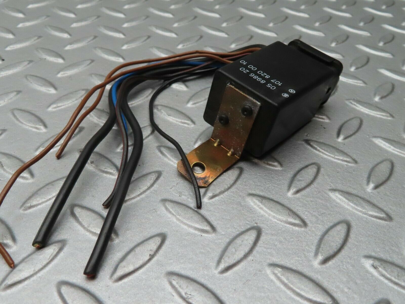 4191 Mercedes-Benz S123 200T Wagon Rear Heated Window Relay 1078200010