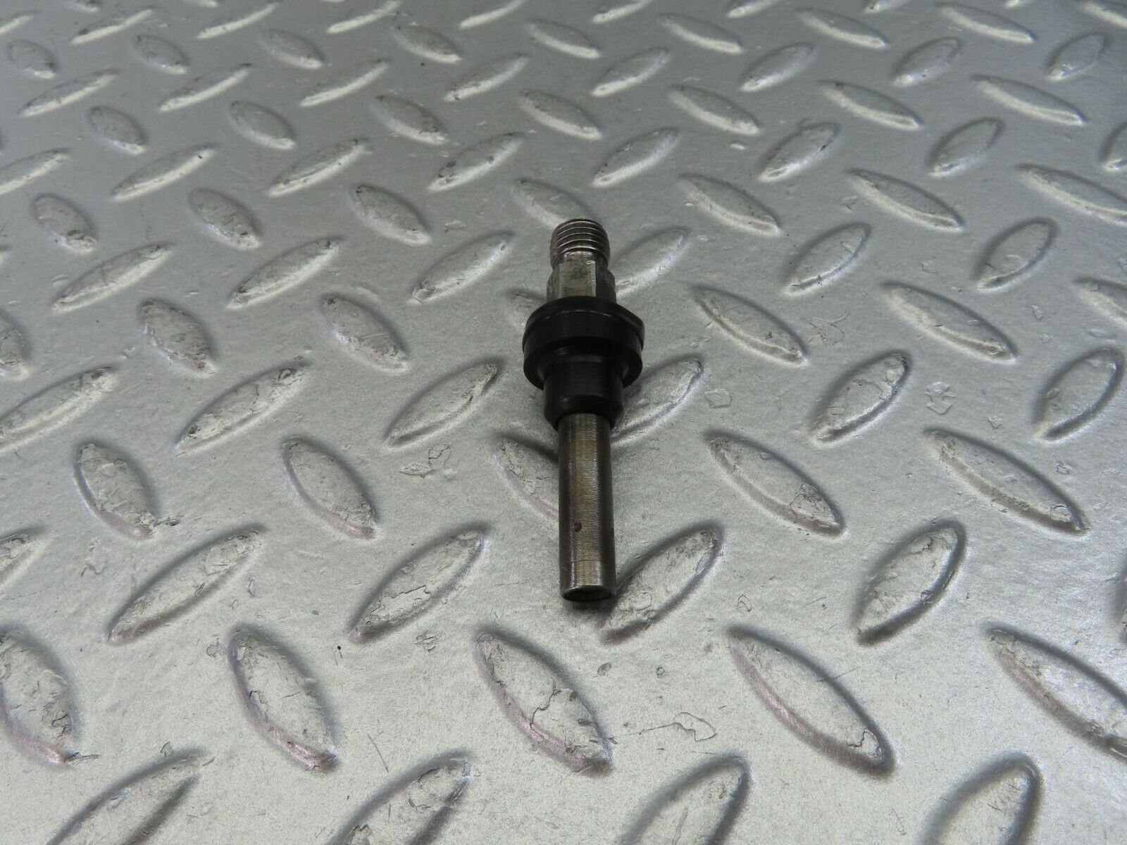 10795 Mercedes-Benz W123 230E Fuel Injector Bosch