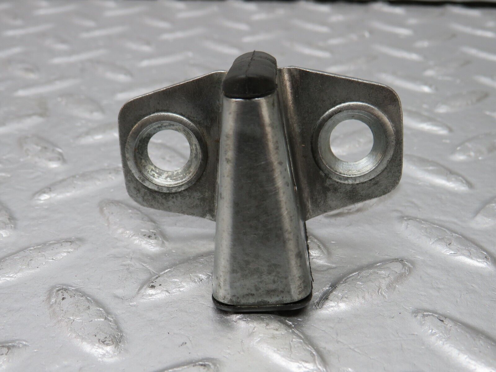 33681 Mercedes-Benz W201 190E 2.0L Door Lock Latch