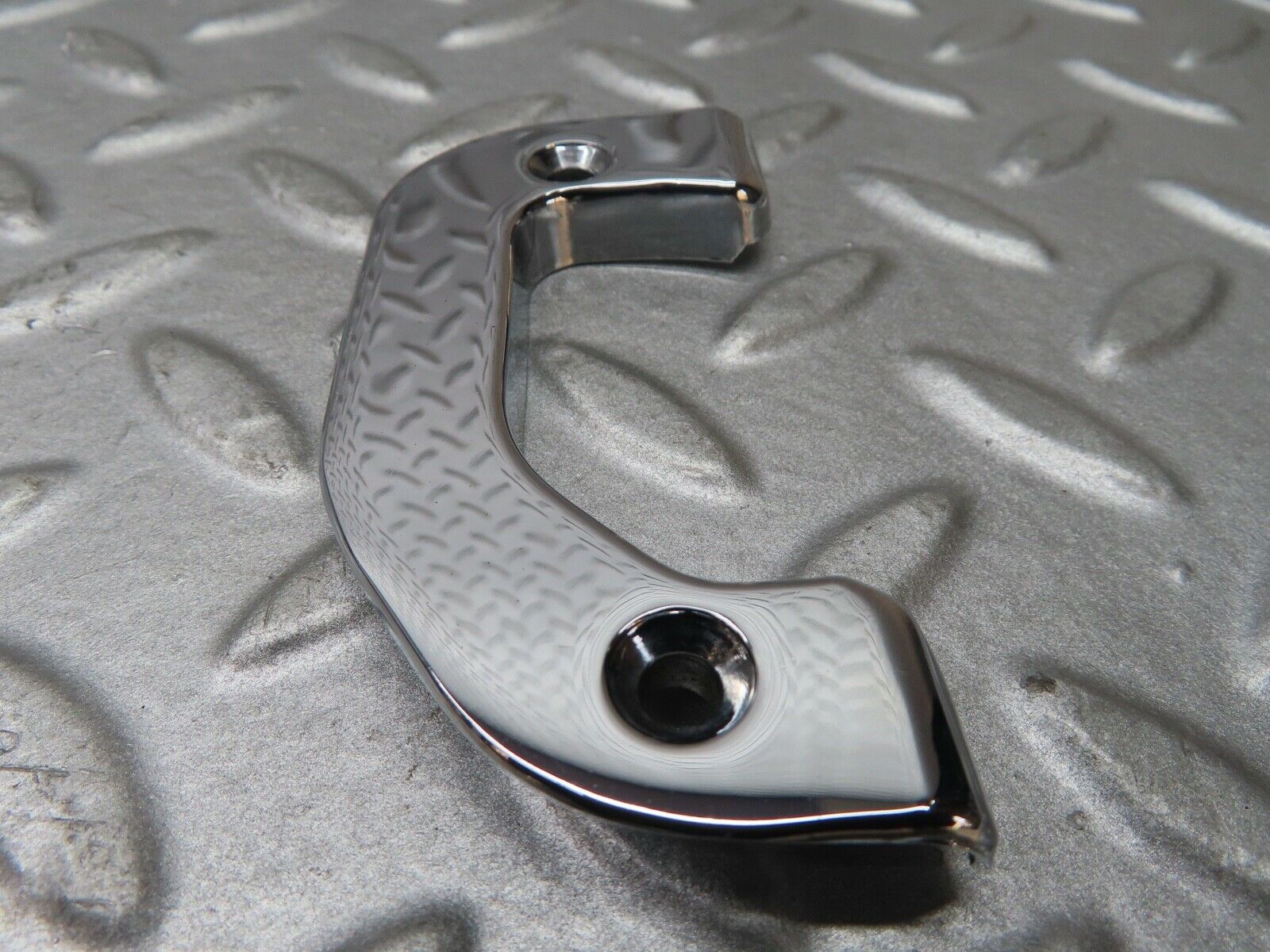 17547 Mercedes-Benz W116 450SEL Left Door Interior Chrome Latch Trim