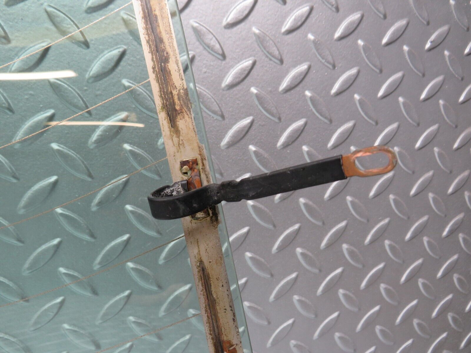 31746 Mercedes-Benz W201 190LE 1.8L Rear Heated Windscreen Glass