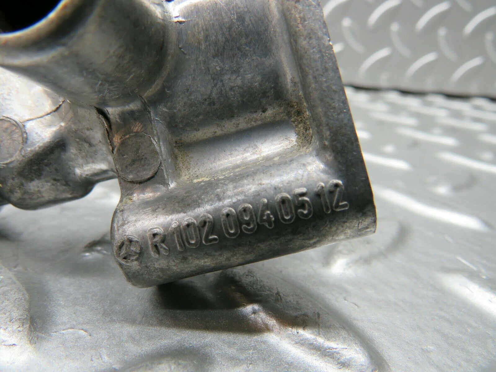 23084 Mercedes-Benz C123 230CE Coupe Idle Control Valve 1020940512