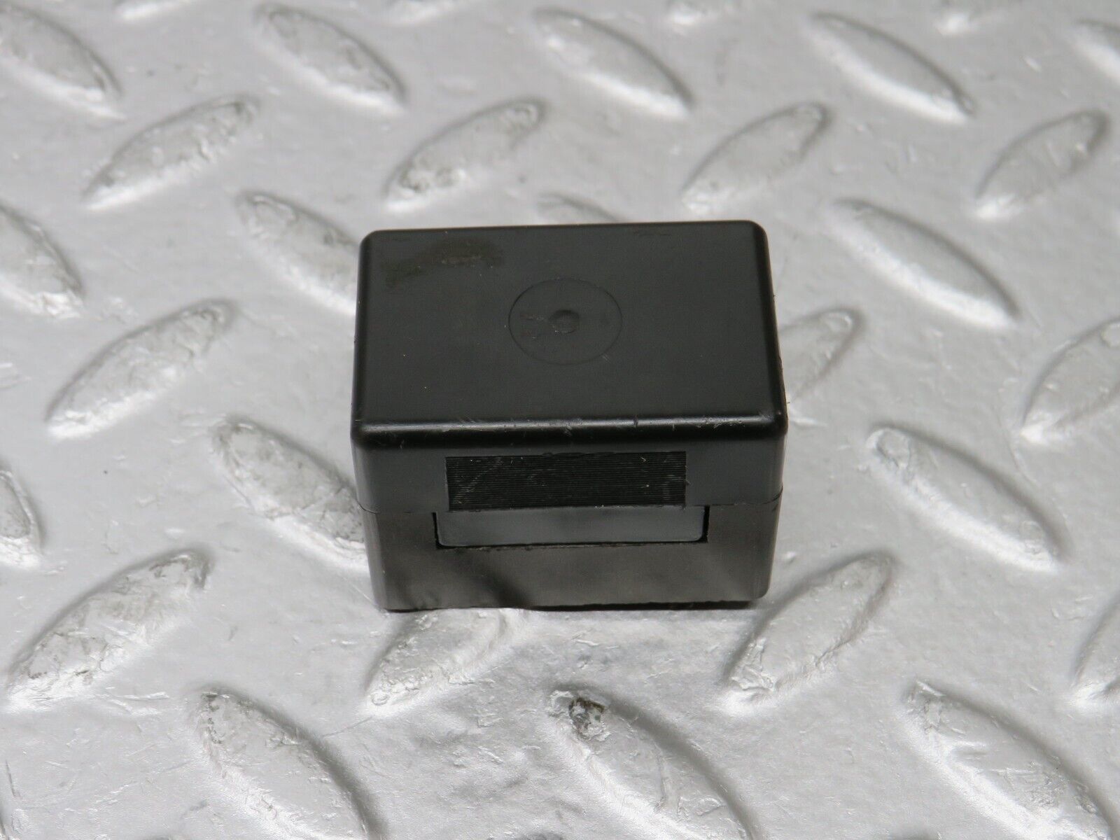 37919 Mercedes-Benz A124 320E Cabriolet Fuse Box Connector