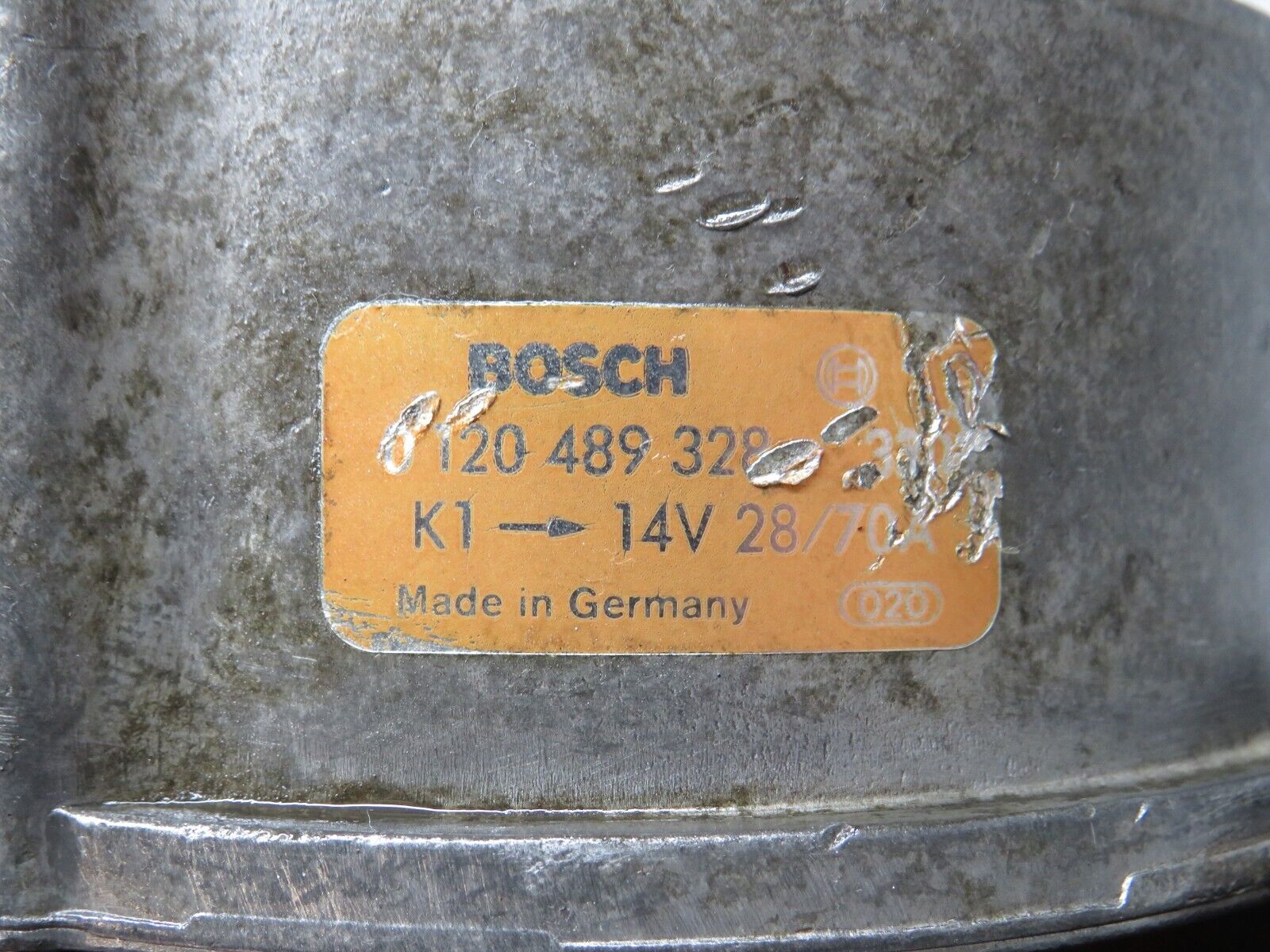 32673 Mercedes-Benz S124 300TE Wagon Generator Alternator Bosch 0120489328