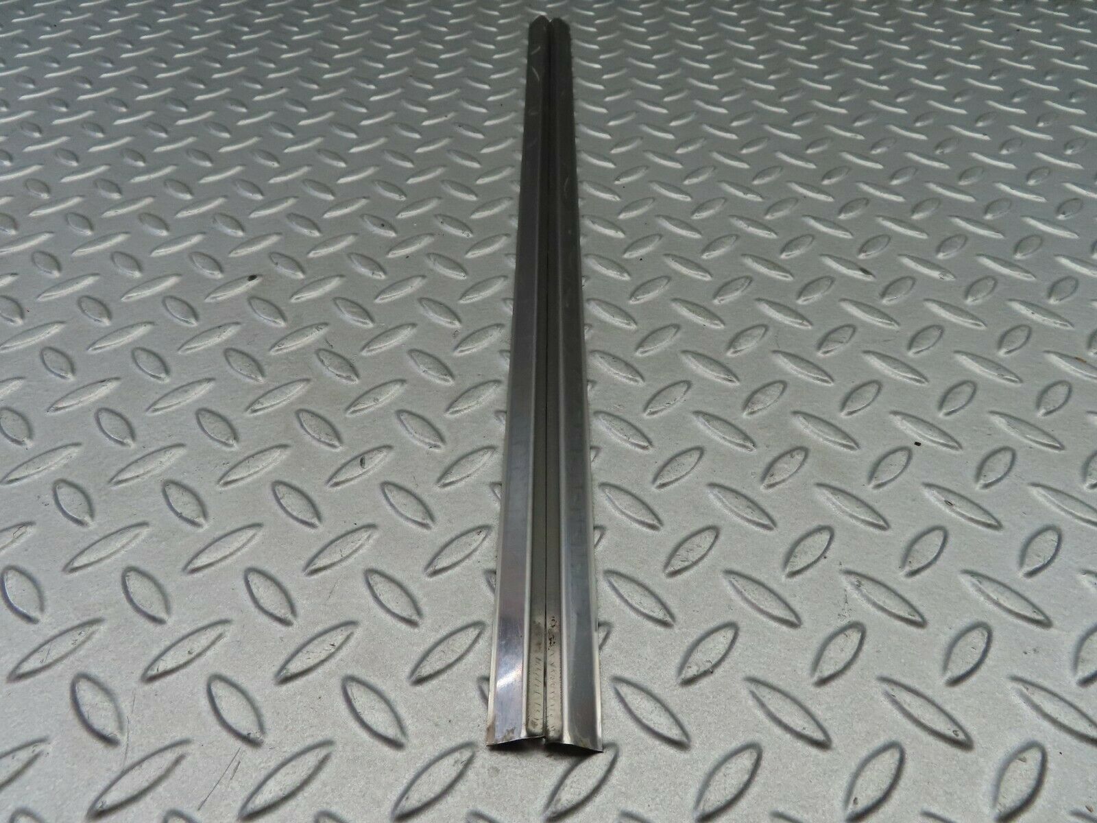 6171 Mercedes-Benz W126 380SE Sunroof Rail