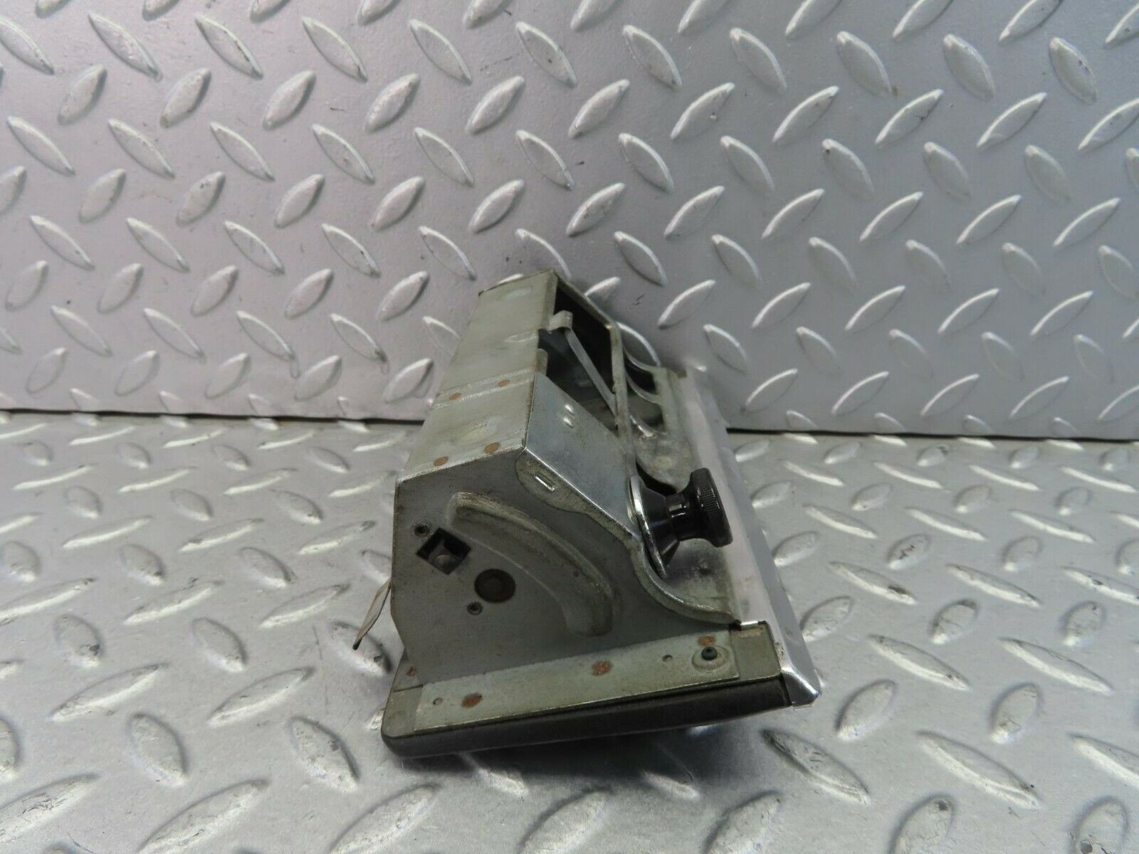 8694 Mercedes-Benz W114 Ashtray