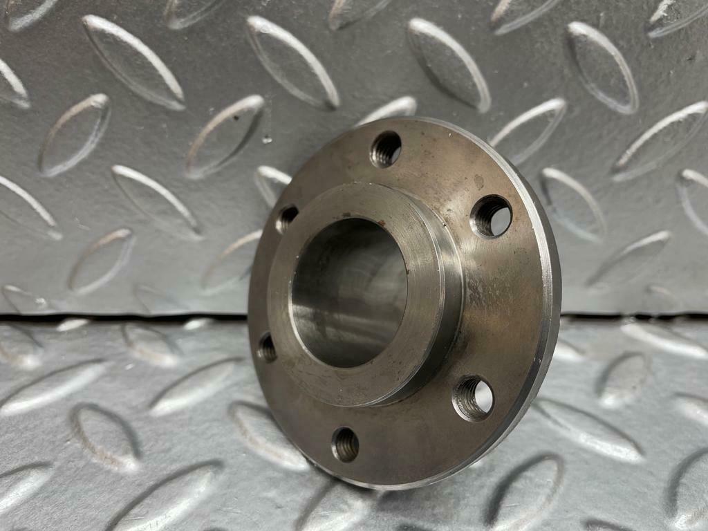 0215 Mercedes-Benz W116 350SE Crankshaft Sleeve Hub