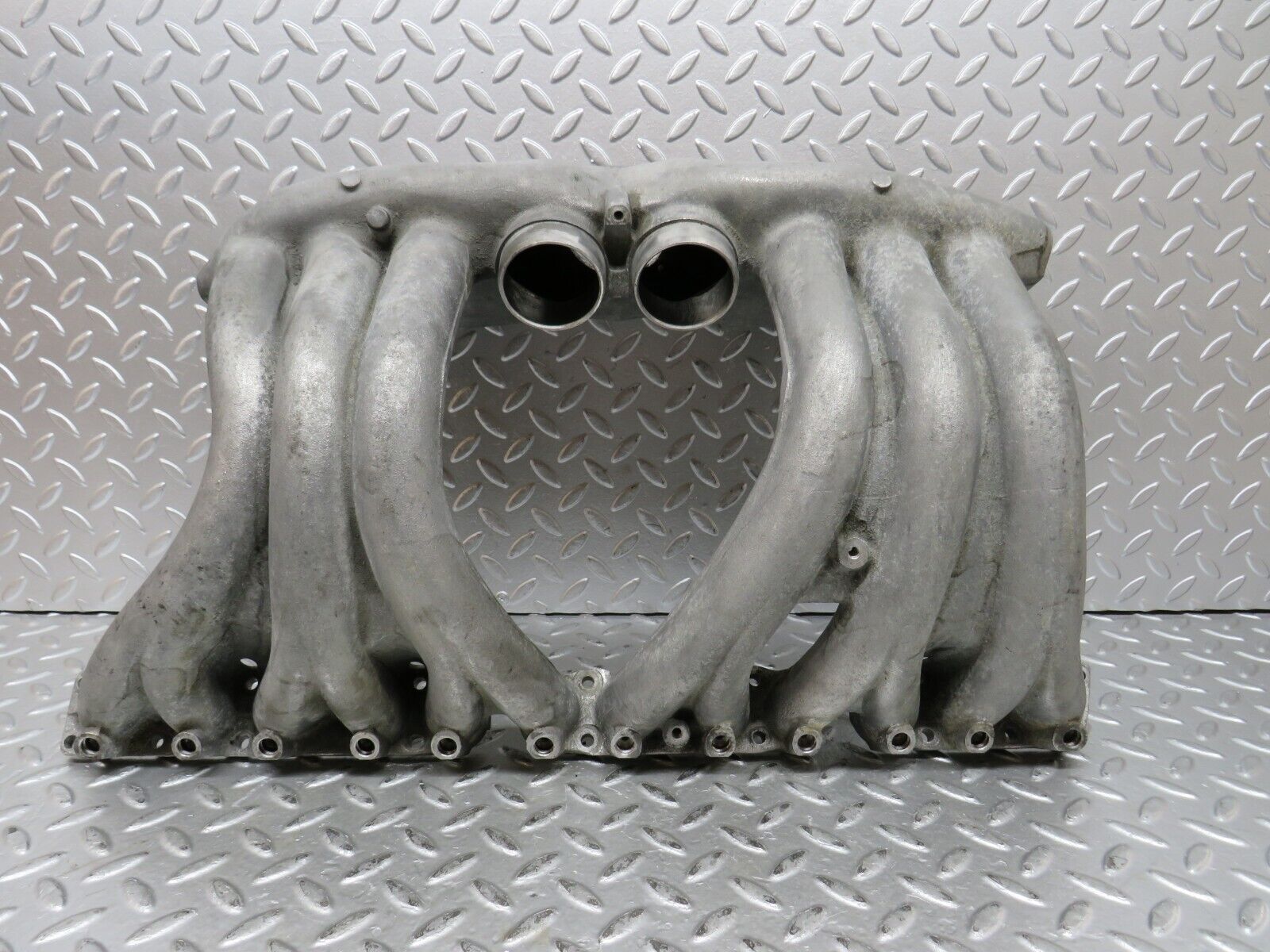 27718 Mercedes-Benz S124 300TE Wagon Air Intake Manifold 6061410901